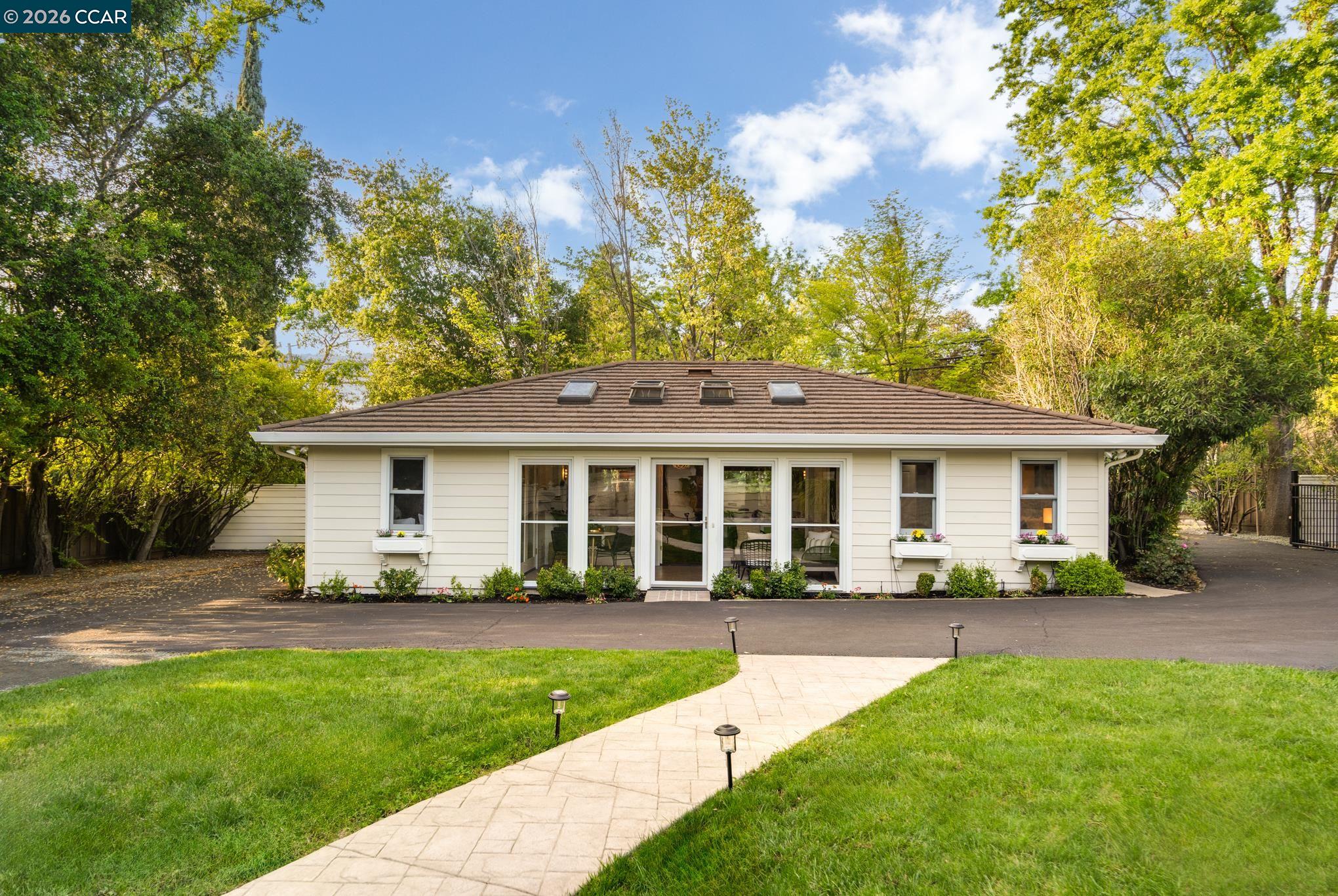 Detail Gallery Image 34 of 57 For 2002 Diablo Rd, Danville,  CA 94506 - 6 Beds | 4/1 Baths