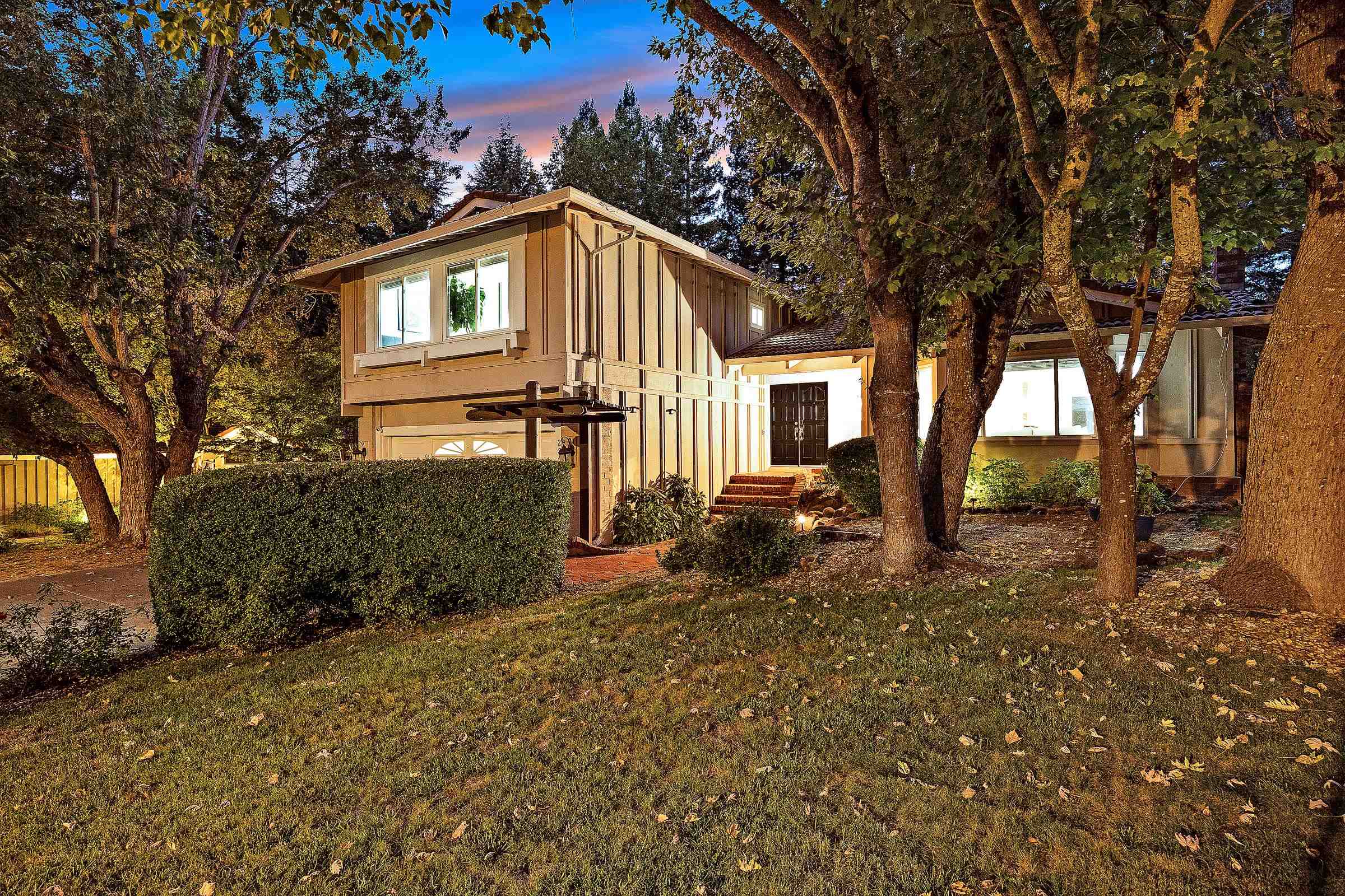 Detail Gallery Image 2 of 47 For 2240 Tahiti Drive, San Ramon,  CA 94582 - 4 Beds | 2/1 Baths