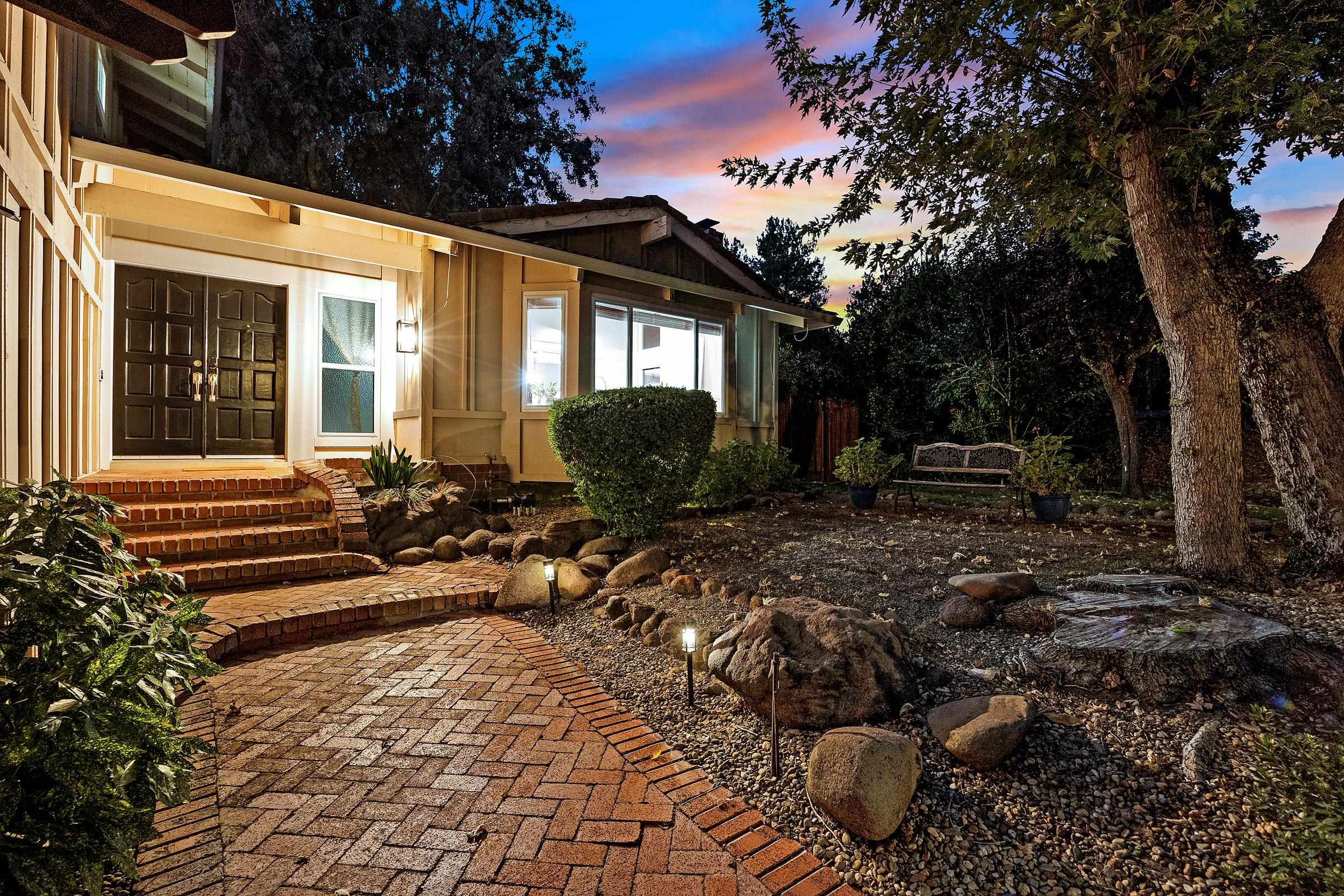 Detail Gallery Image 4 of 47 For 2240 Tahiti Drive, San Ramon,  CA 94582 - 4 Beds | 2/1 Baths