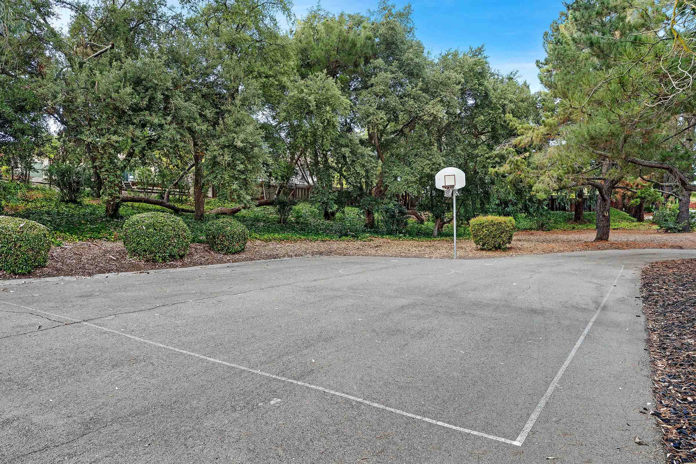 Detail Gallery Image 41 of 47 For 2240 Tahiti Drive, San Ramon,  CA 94582 - 4 Beds | 2/1 Baths