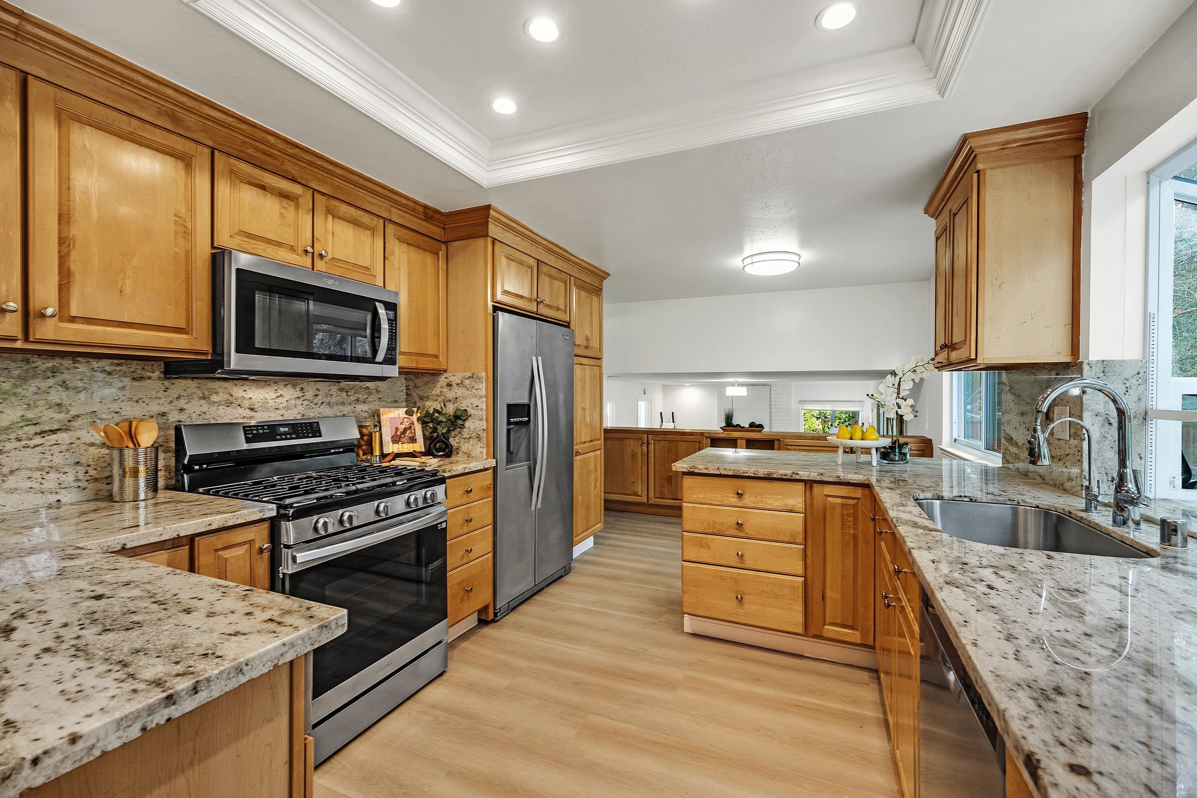 Detail Gallery Image 8 of 47 For 2240 Tahiti Drive, San Ramon,  CA 94582 - 4 Beds | 2/1 Baths