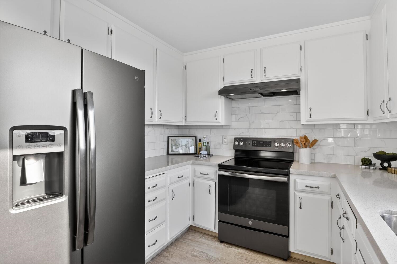 Detail Gallery Image 17 of 49 For 16605 Rolando Ave, Castro Valley,  CA 94578 - 4 Beds | 2/1 Baths