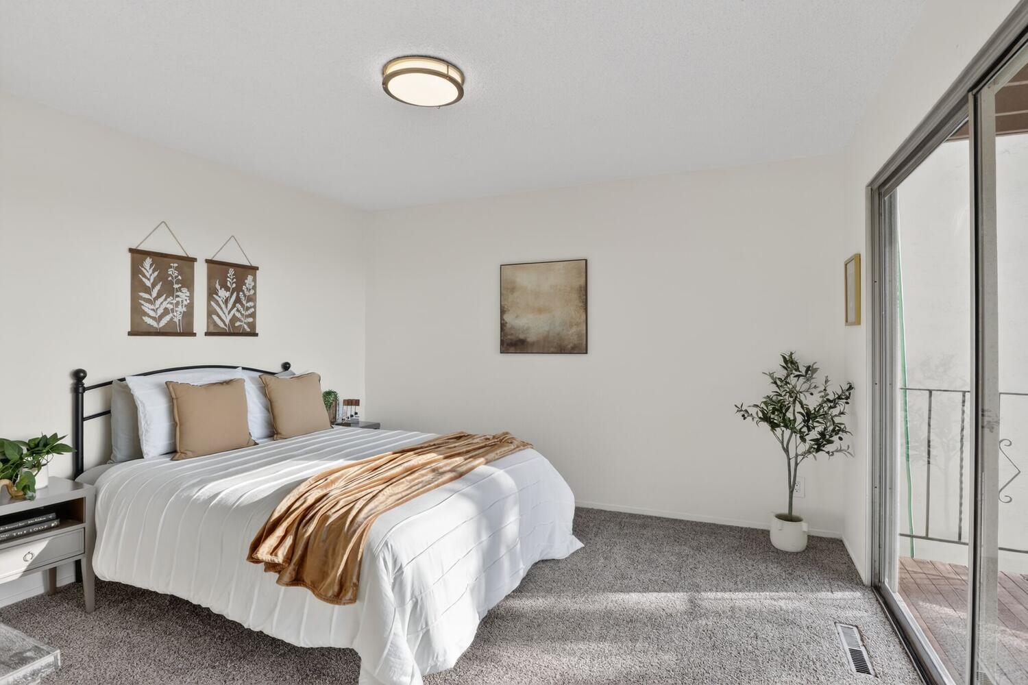 Detail Gallery Image 27 of 49 For 16605 Rolando Ave, Castro Valley,  CA 94578 - 4 Beds | 2/1 Baths