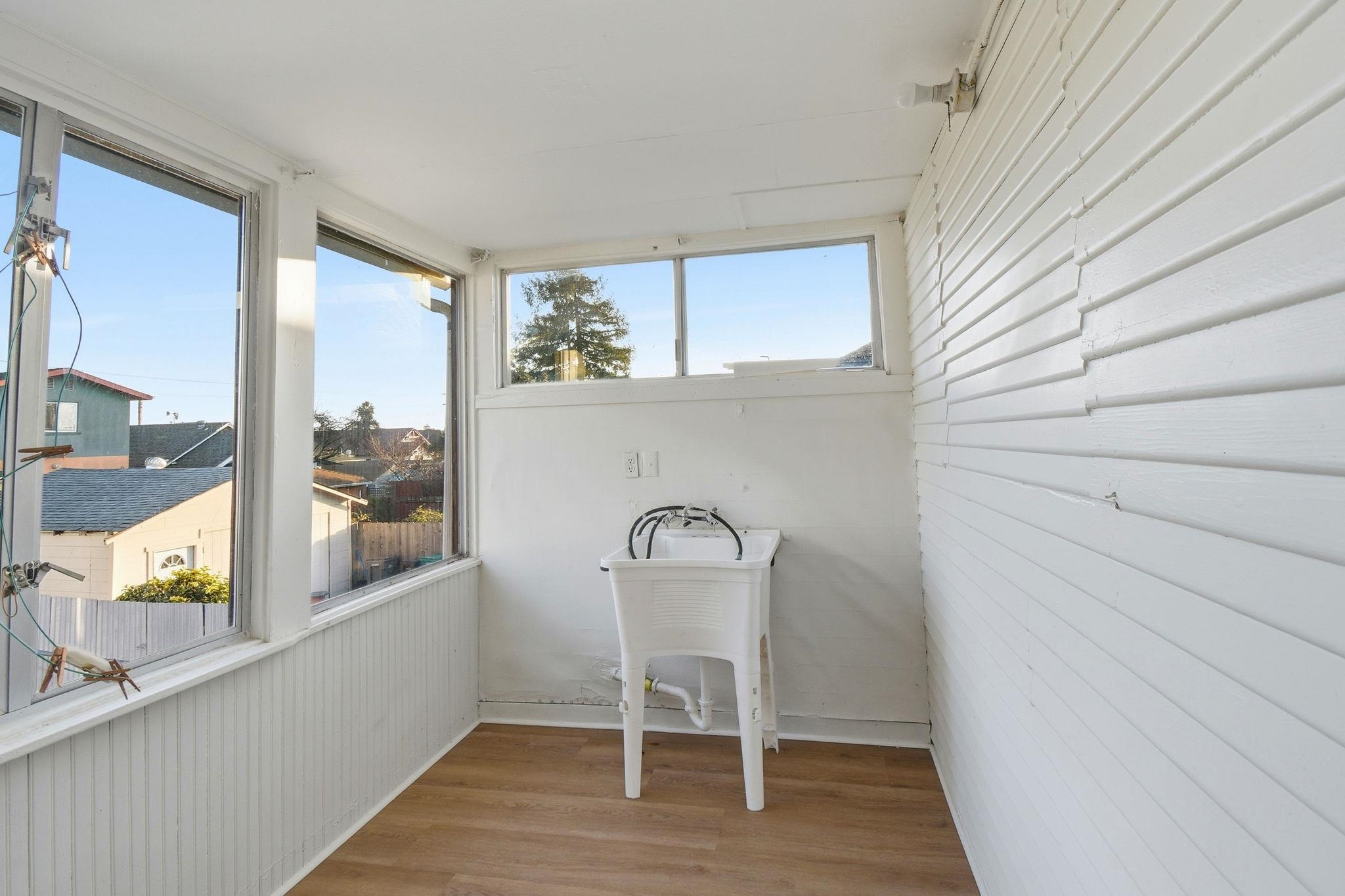 Detail Gallery Image 21 of 26 For 1712 37th Ave, Oakland,  CA 94601 - 3 Beds | 1 Baths