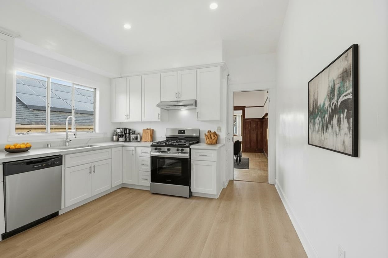 Detail Gallery Image 8 of 26 For 1712 37th Ave, Oakland,  CA 94601 - 3 Beds | 1 Baths