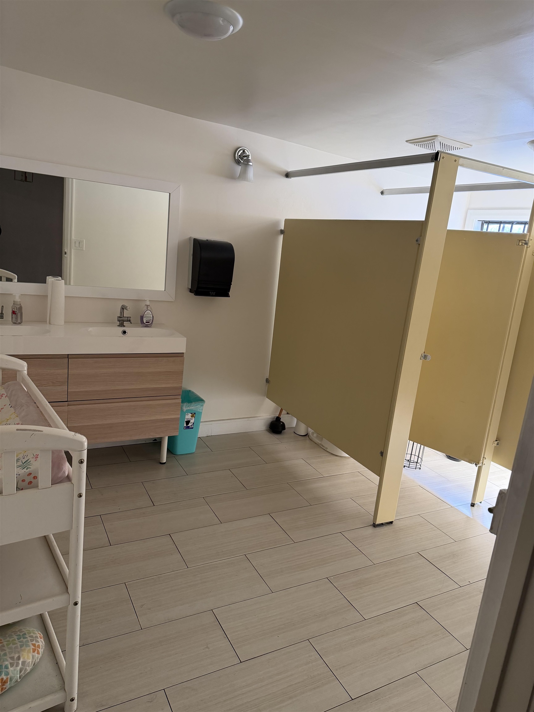 Detail Gallery Image 13 of 30 For , Oakland,  CA 94605 - – Beds | – Baths