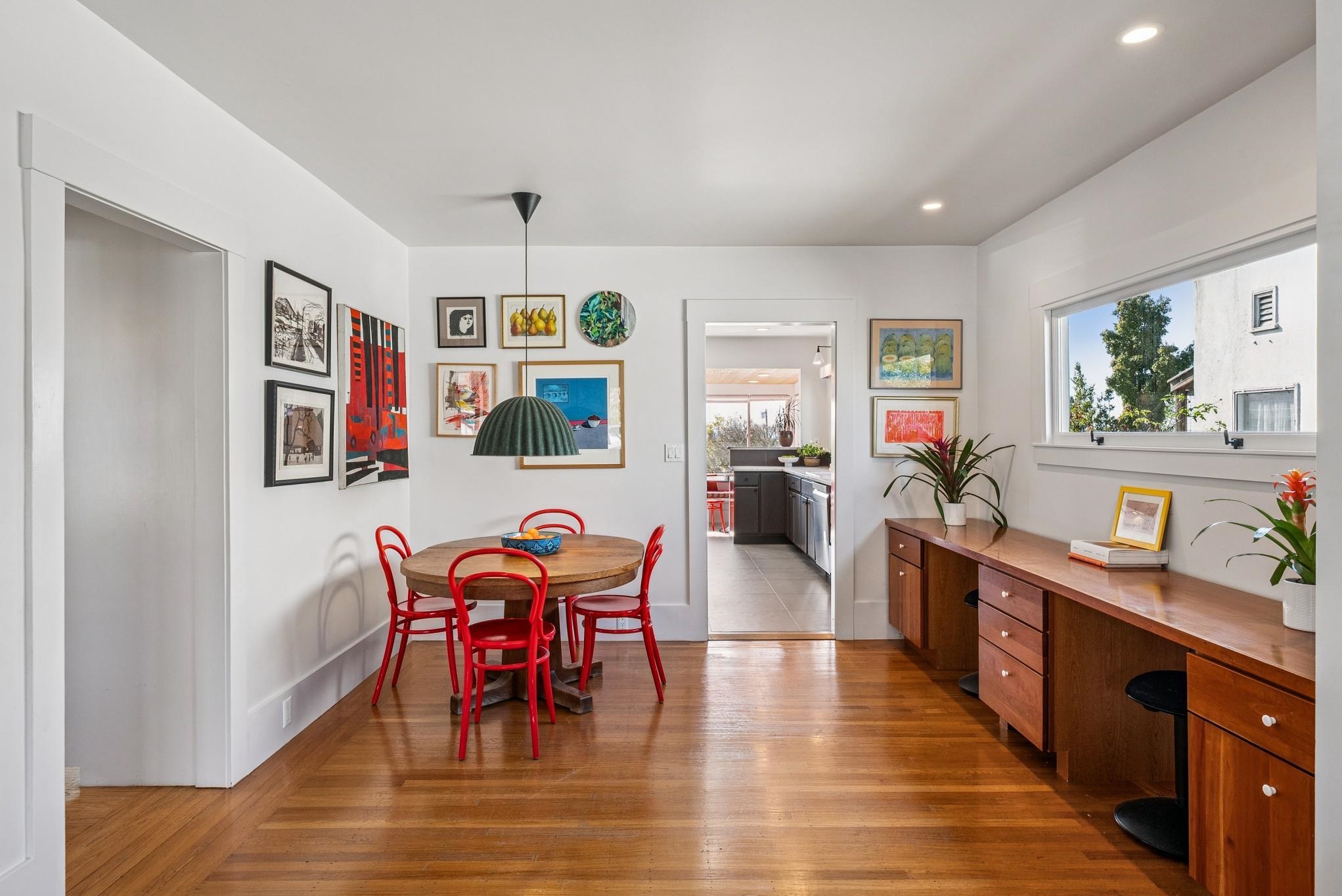 Detail Gallery Image 11 of 42 For 1546 Beverly Pl, Berkeley,  CA 94706 - 3 Beds | 1 Baths