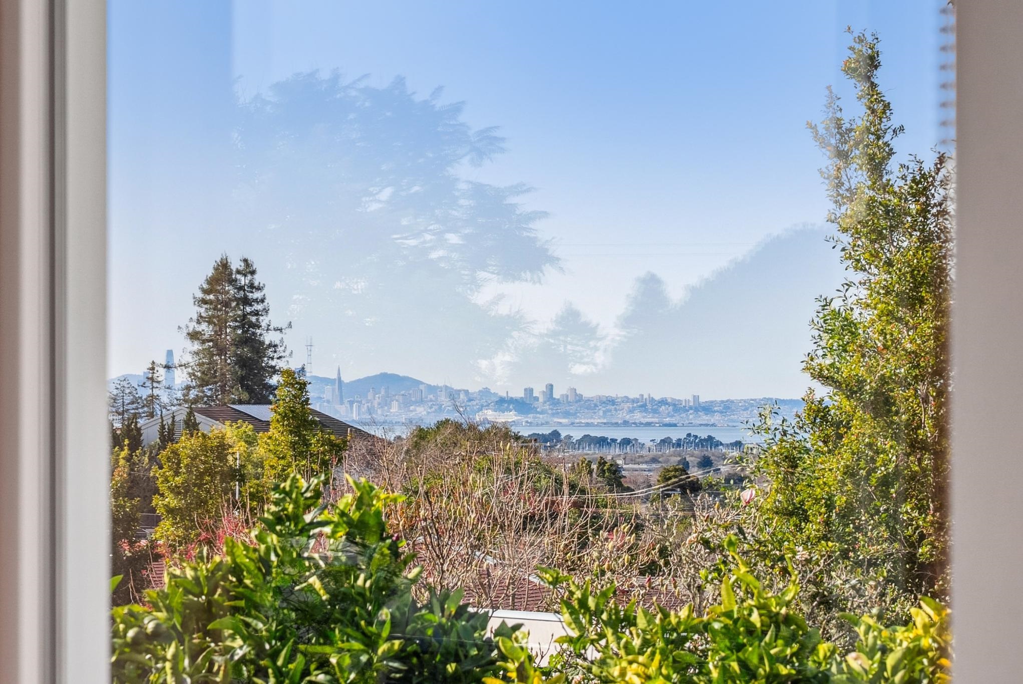 Detail Gallery Image 12 of 42 For 1546 Beverly Pl, Berkeley,  CA 94706 - 3 Beds | 1 Baths