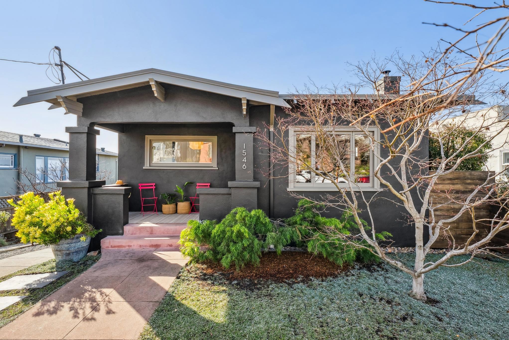 Detail Gallery Image 4 of 42 For 1546 Beverly Pl, Berkeley,  CA 94706 - 3 Beds | 1 Baths