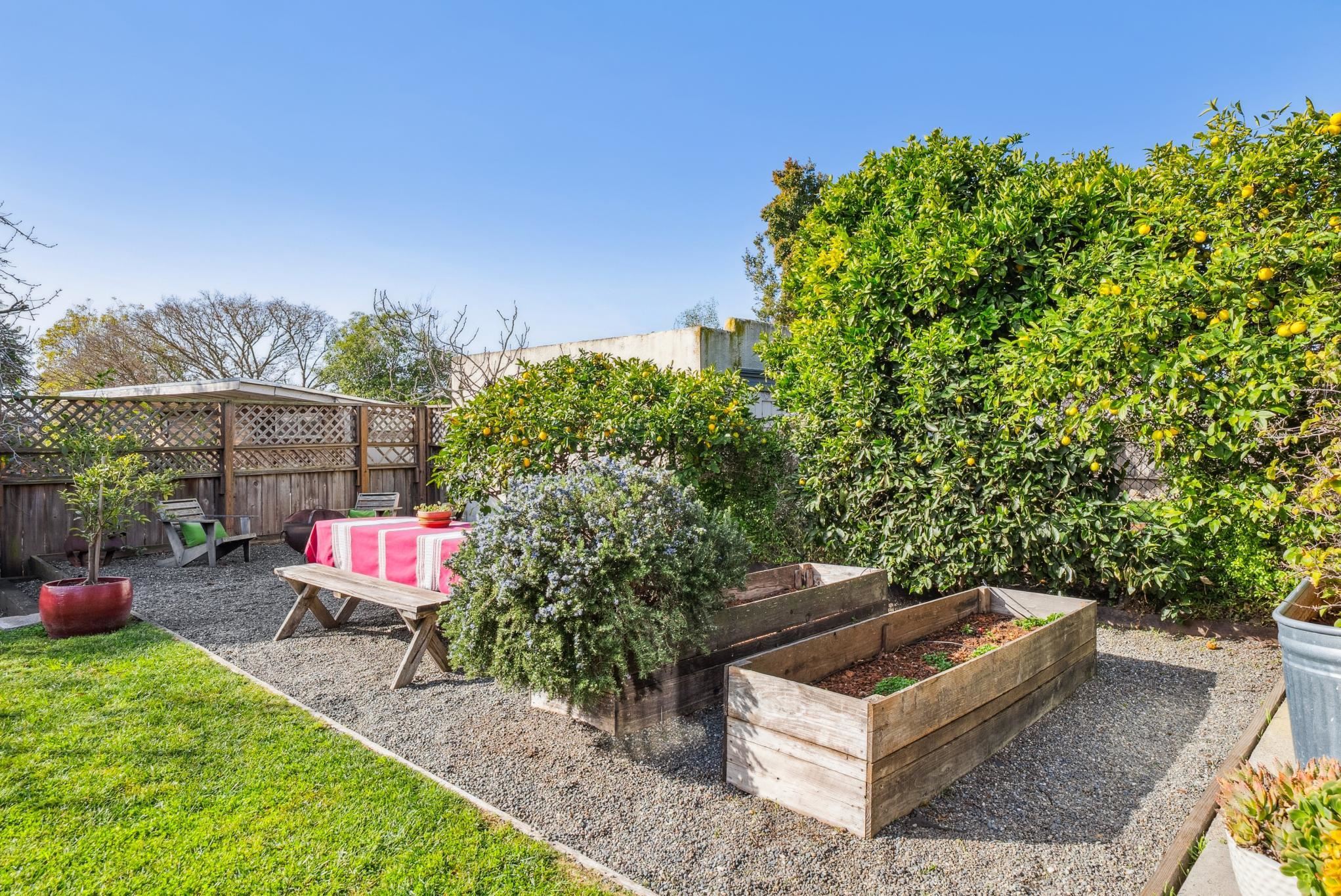 Detail Gallery Image 36 of 42 For 1546 Beverly Pl, Berkeley,  CA 94706 - 3 Beds | 1 Baths