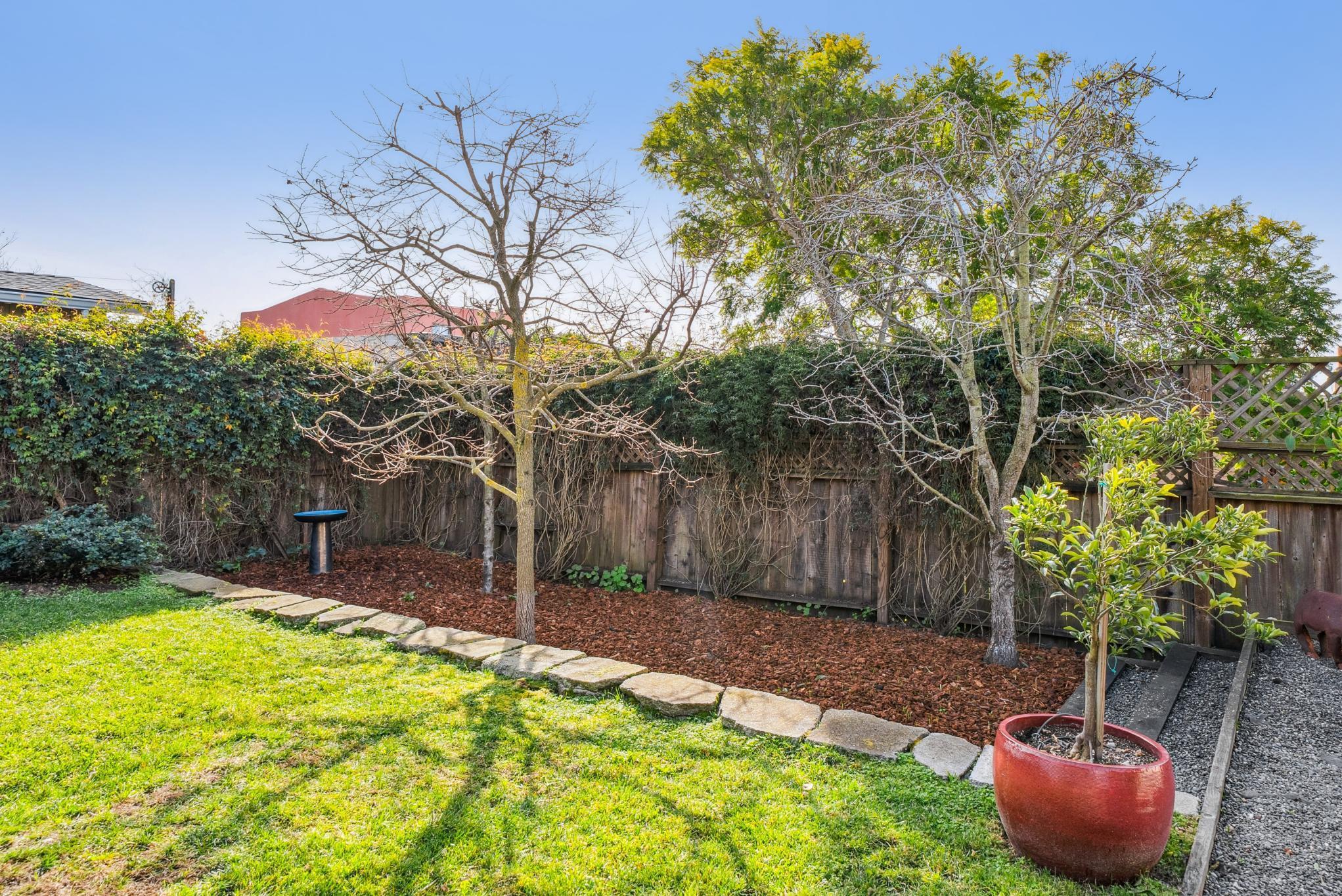 Detail Gallery Image 39 of 42 For 1546 Beverly Pl, Berkeley,  CA 94706 - 3 Beds | 1 Baths