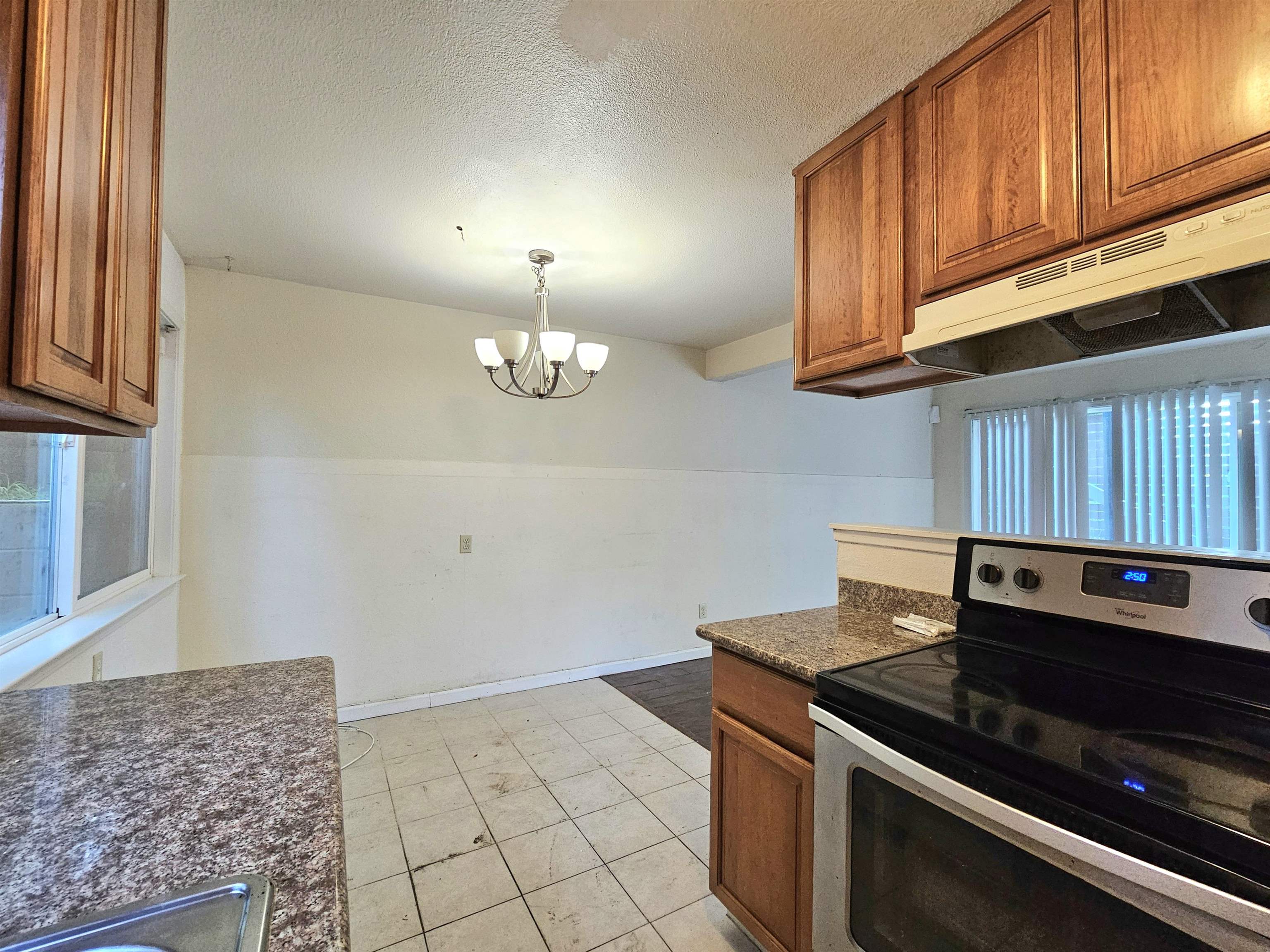 Detail Gallery Image 20 of 29 For 2443 Grande Vista Ave, Oakland,  CA 94601 - – Beds | – Baths