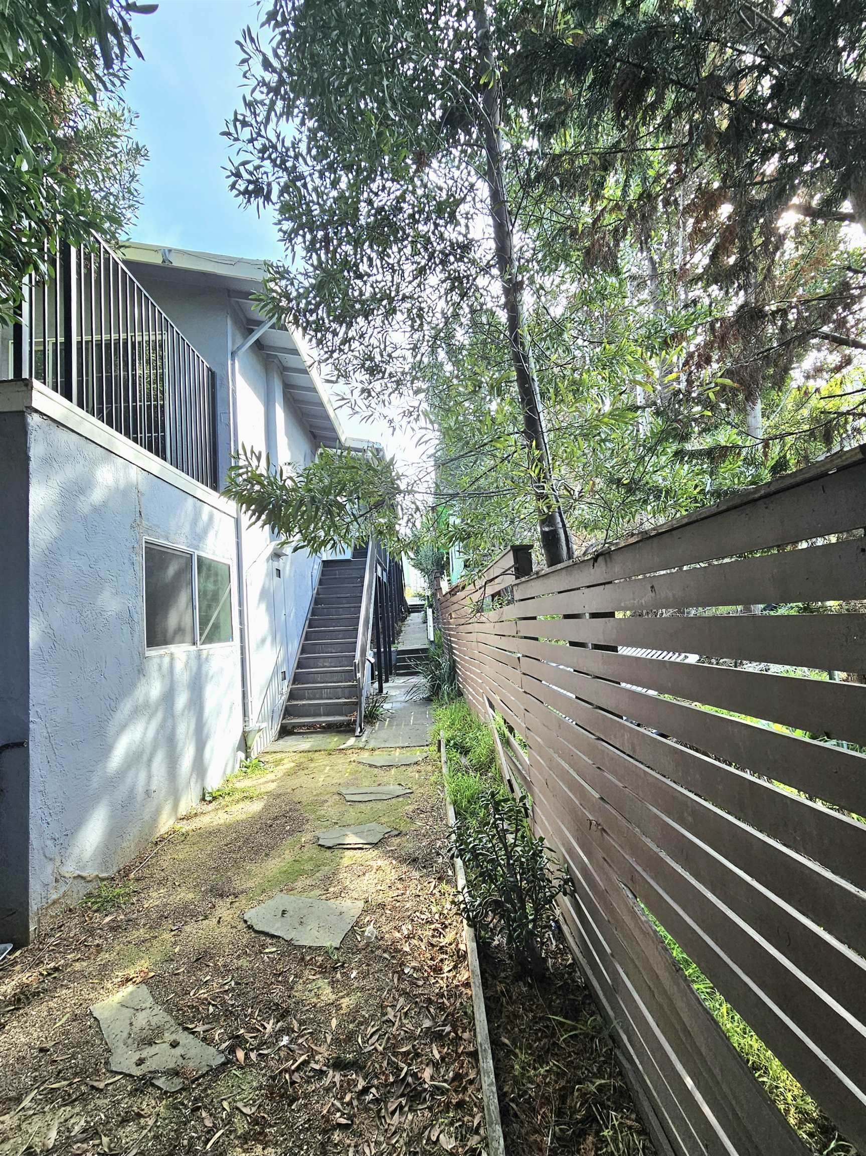 Detail Gallery Image 3 of 29 For 2443 Grande Vista Ave, Oakland,  CA 94601 - – Beds | – Baths