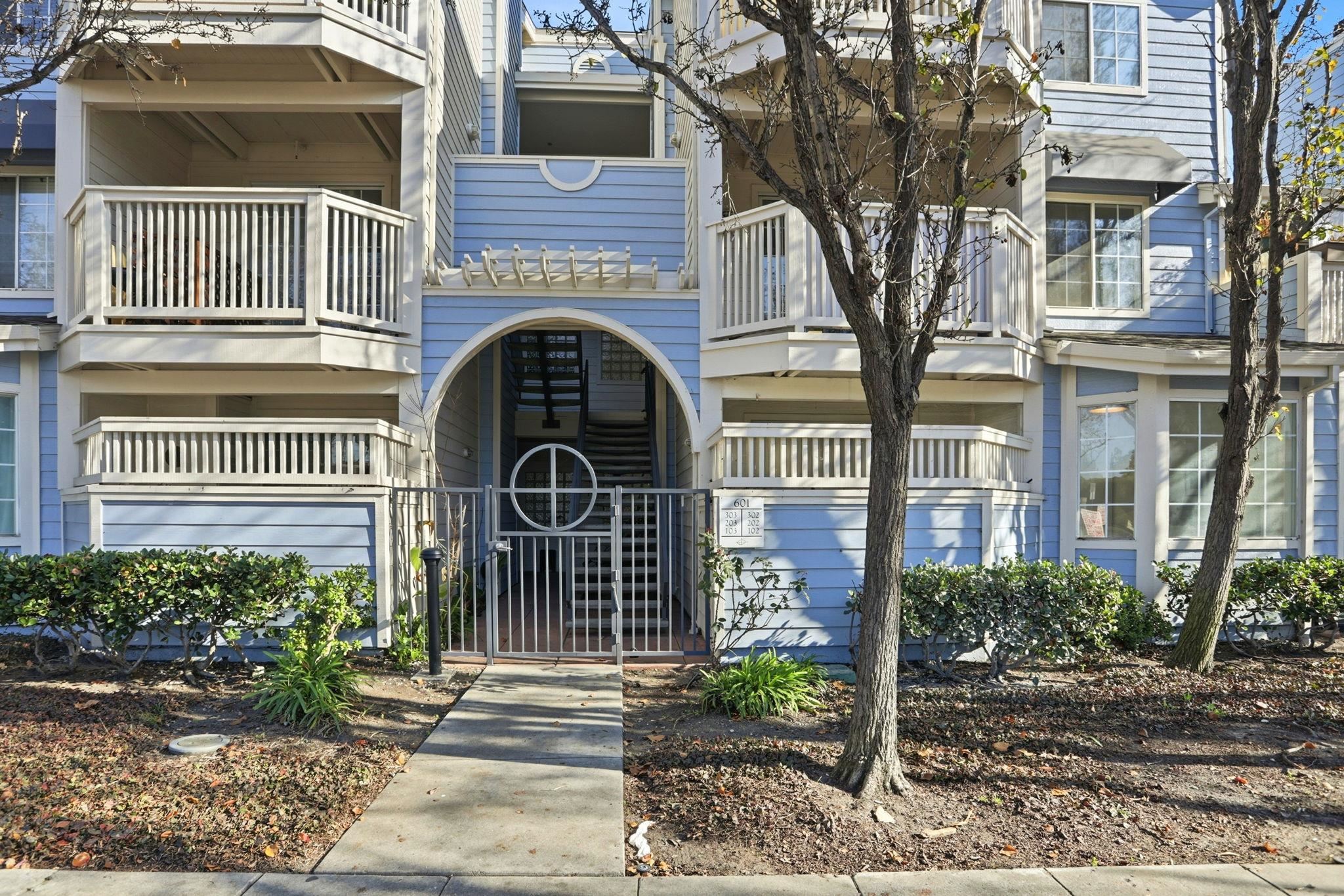 Detail Gallery Image 1 of 28 For 601 Arcadia Ter #102,  Sunnyvale,  CA 94085 - 1 Beds | 1 Baths