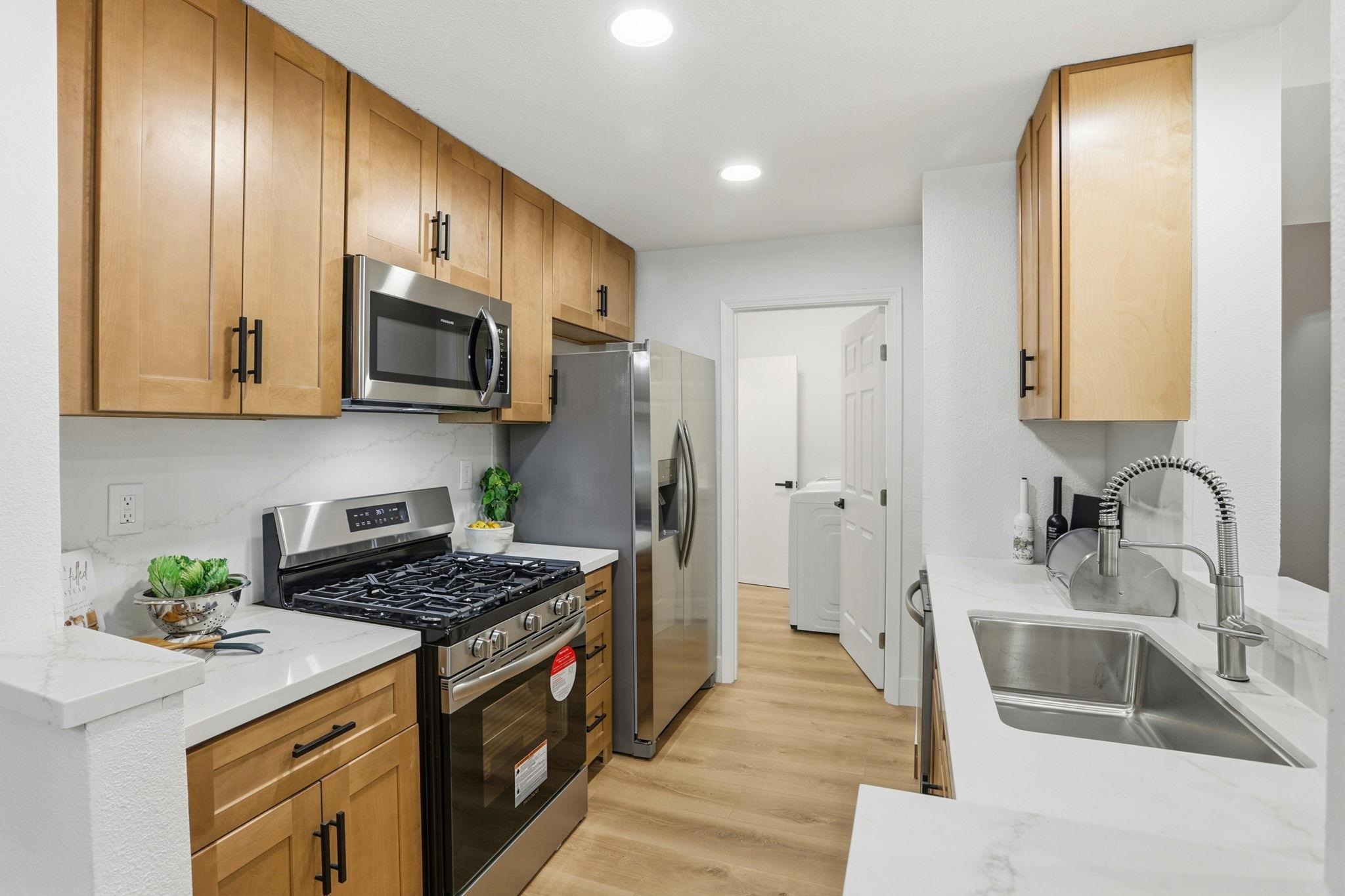 Detail Gallery Image 3 of 28 For 601 Arcadia Ter #102,  Sunnyvale,  CA 94085 - 1 Beds | 1 Baths