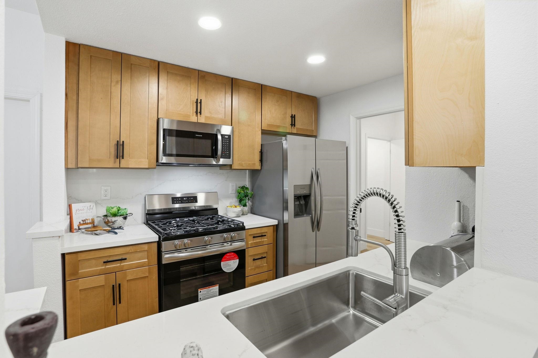 Detail Gallery Image 6 of 28 For 601 Arcadia Ter #102,  Sunnyvale,  CA 94085 - 1 Beds | 1 Baths