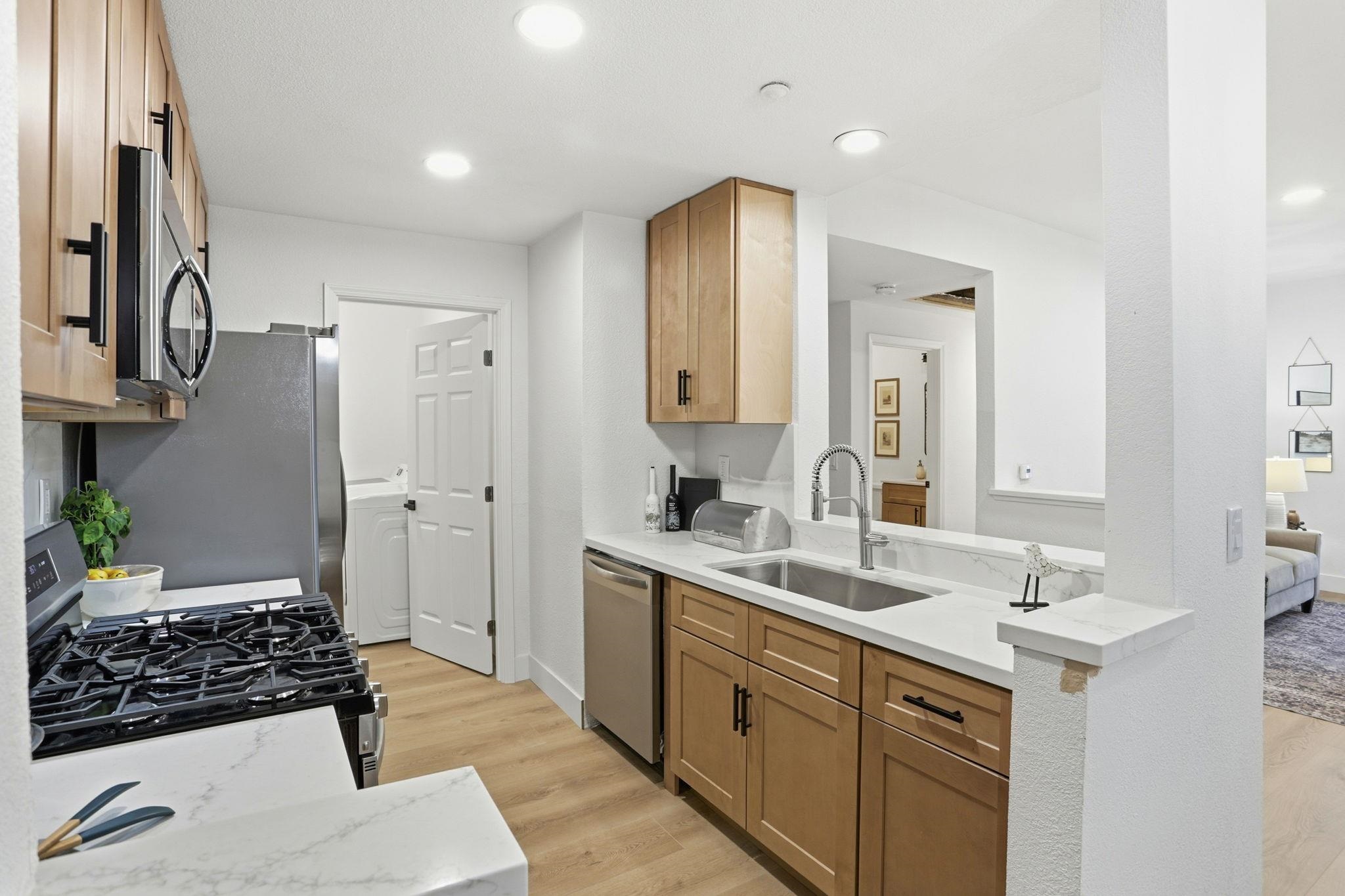 Detail Gallery Image 8 of 28 For 601 Arcadia Ter #102,  Sunnyvale,  CA 94085 - 1 Beds | 1 Baths