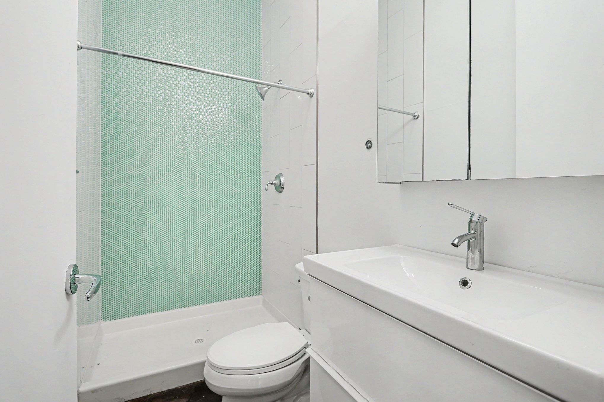 Detail Gallery Image 13 of 29 For 3425 Louise Street, Oakland,  CA 94608-4123 - 3 Beds | 3 Baths