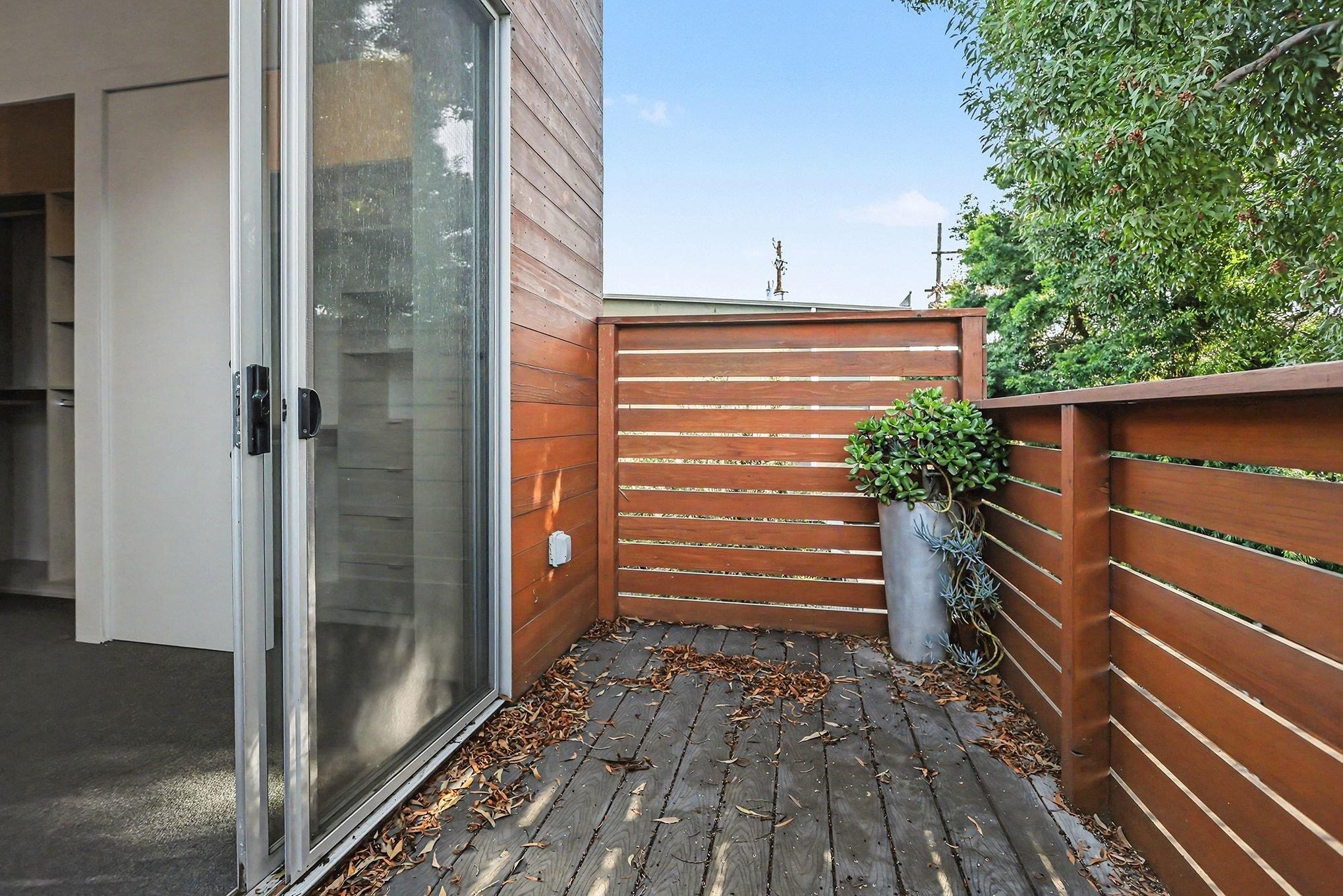 Detail Gallery Image 27 of 29 For 3425 Louise Street, Oakland,  CA 94608-4123 - 3 Beds | 3 Baths