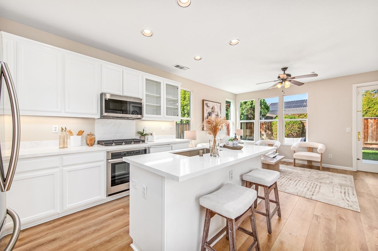 Detail Gallery Image 12 of 51 For 5740 Woodrose Way, Livermore,  CA 94551 - 4 Beds | 2/1 Baths