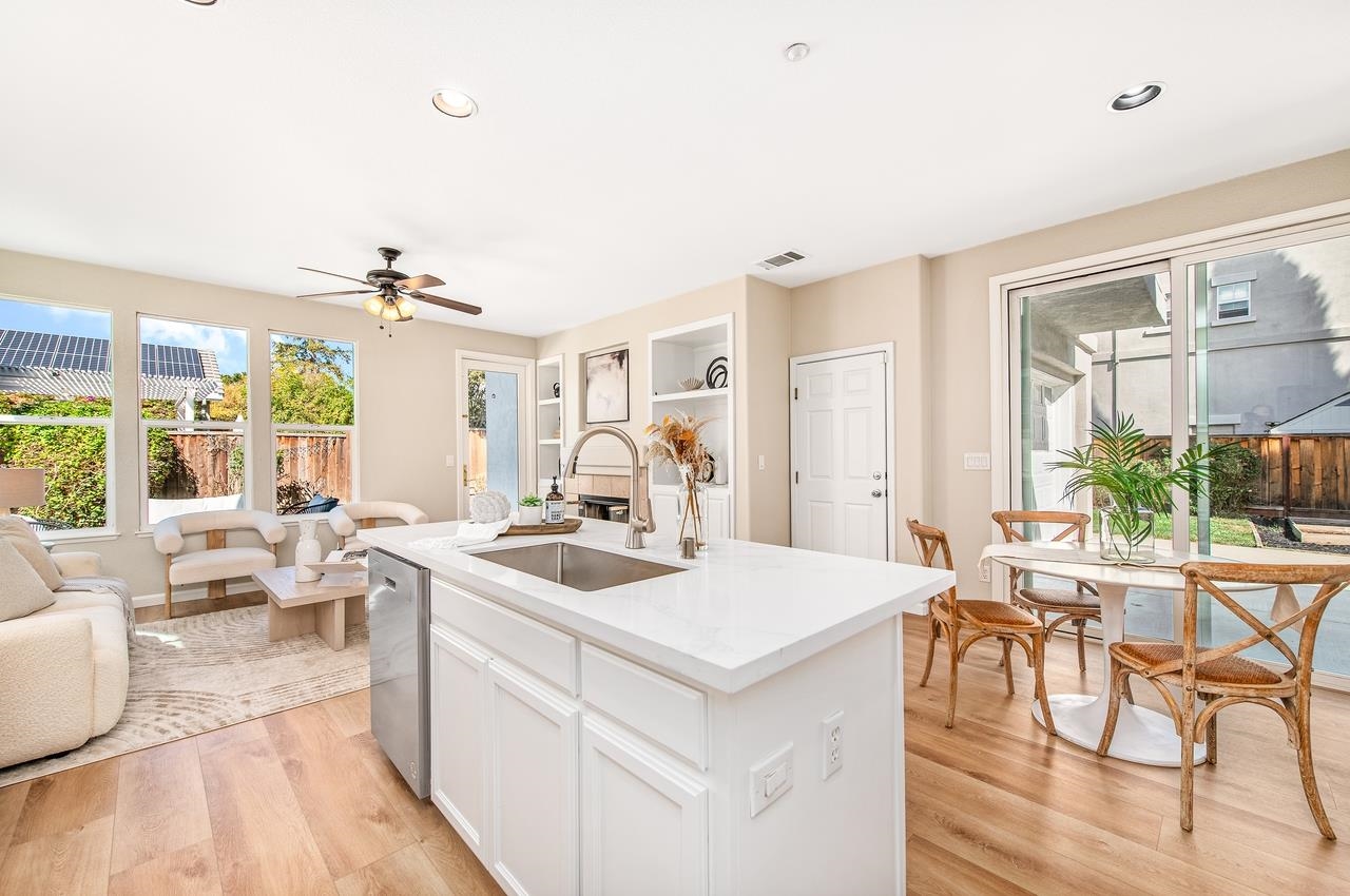 Detail Gallery Image 14 of 51 For 5740 Woodrose Way, Livermore,  CA 94551 - 4 Beds | 2/1 Baths