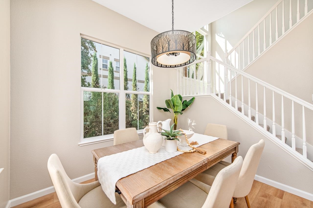 Detail Gallery Image 8 of 51 For 5740 Woodrose Way, Livermore,  CA 94551 - 4 Beds | 2/1 Baths