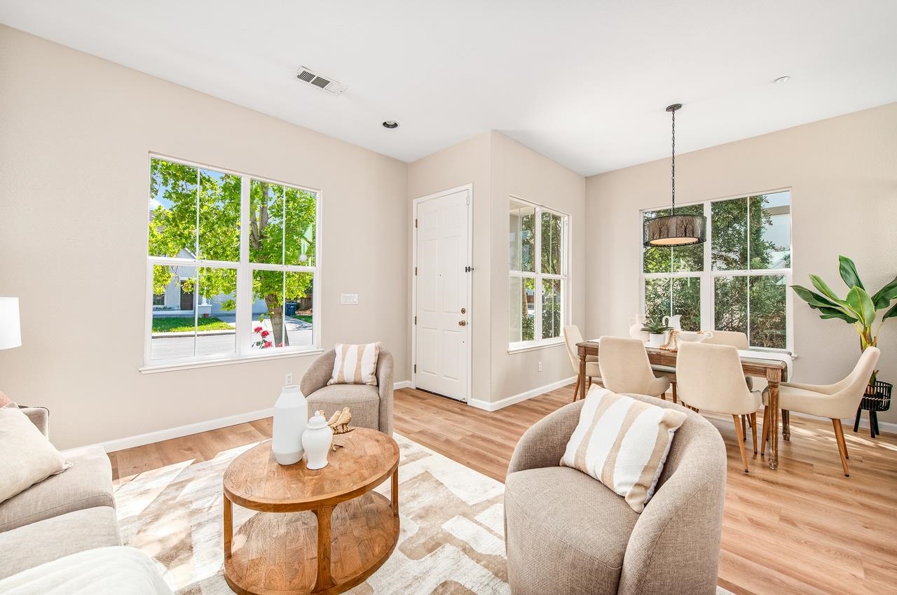 Detail Gallery Image 10 of 51 For 5740 Woodrose Way, Livermore,  CA 94551 - 4 Beds | 2/1 Baths