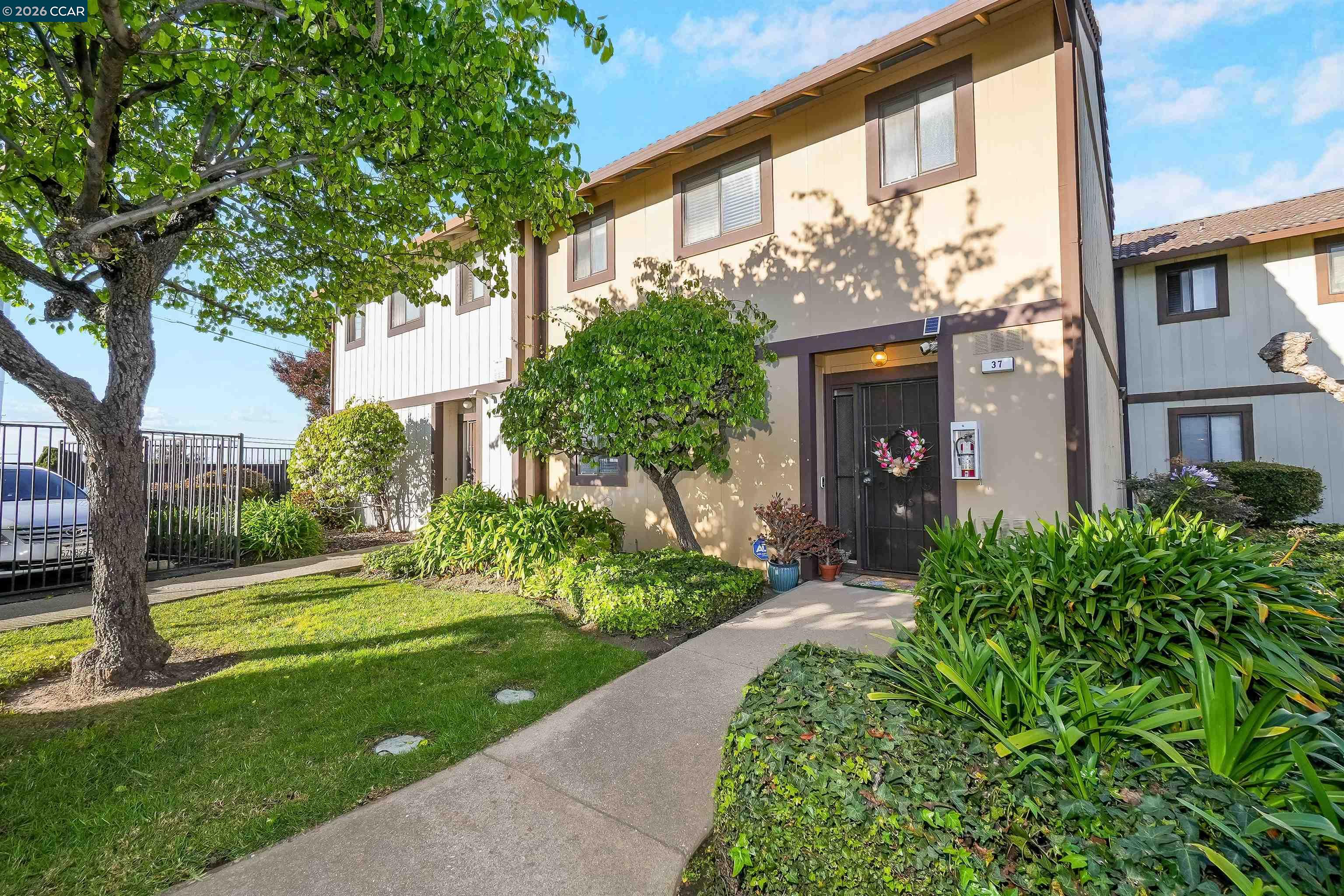 Photo #2: 41122236 Listing: Photo #2