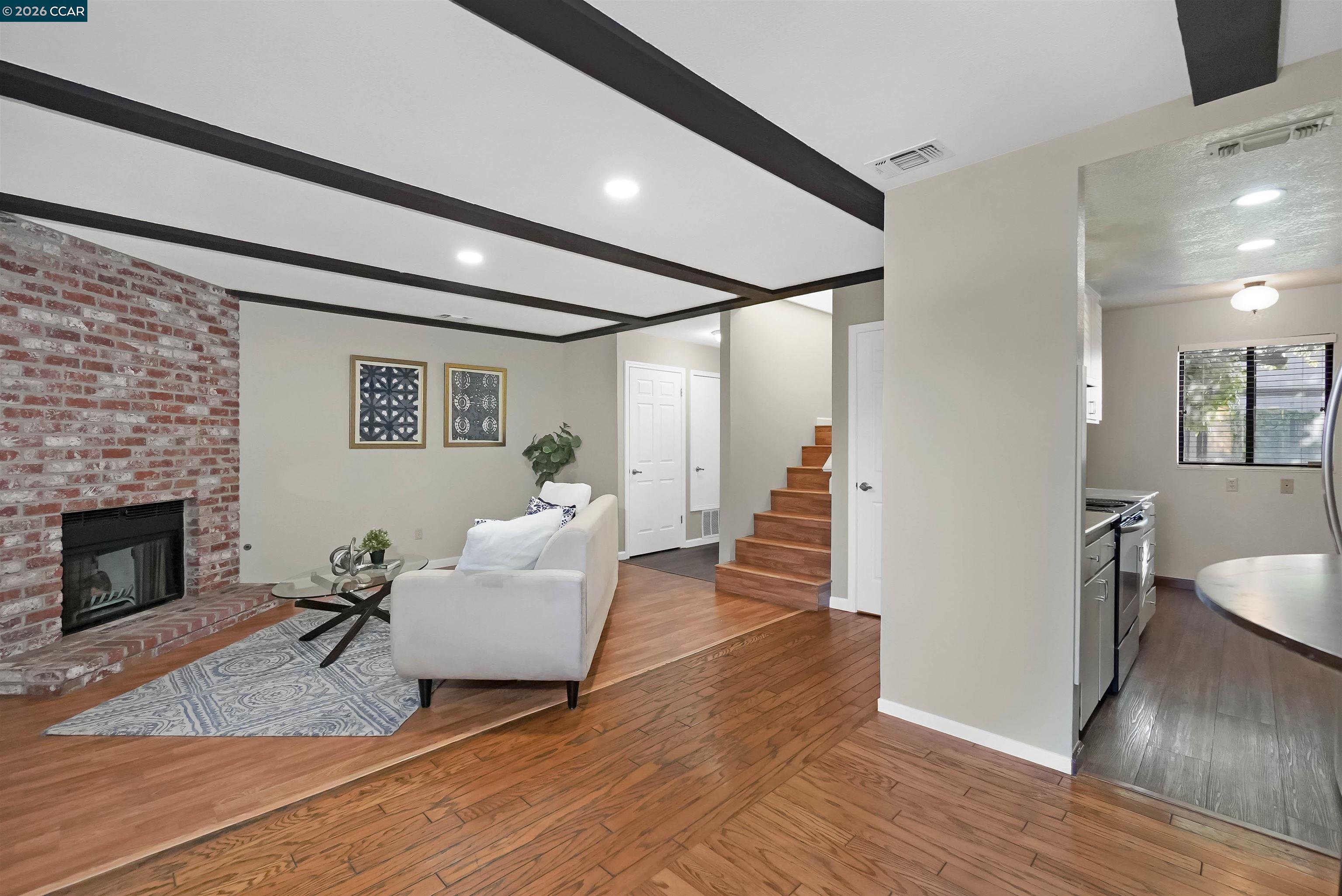 Photo #11: 41122236 Listing: Photo #11