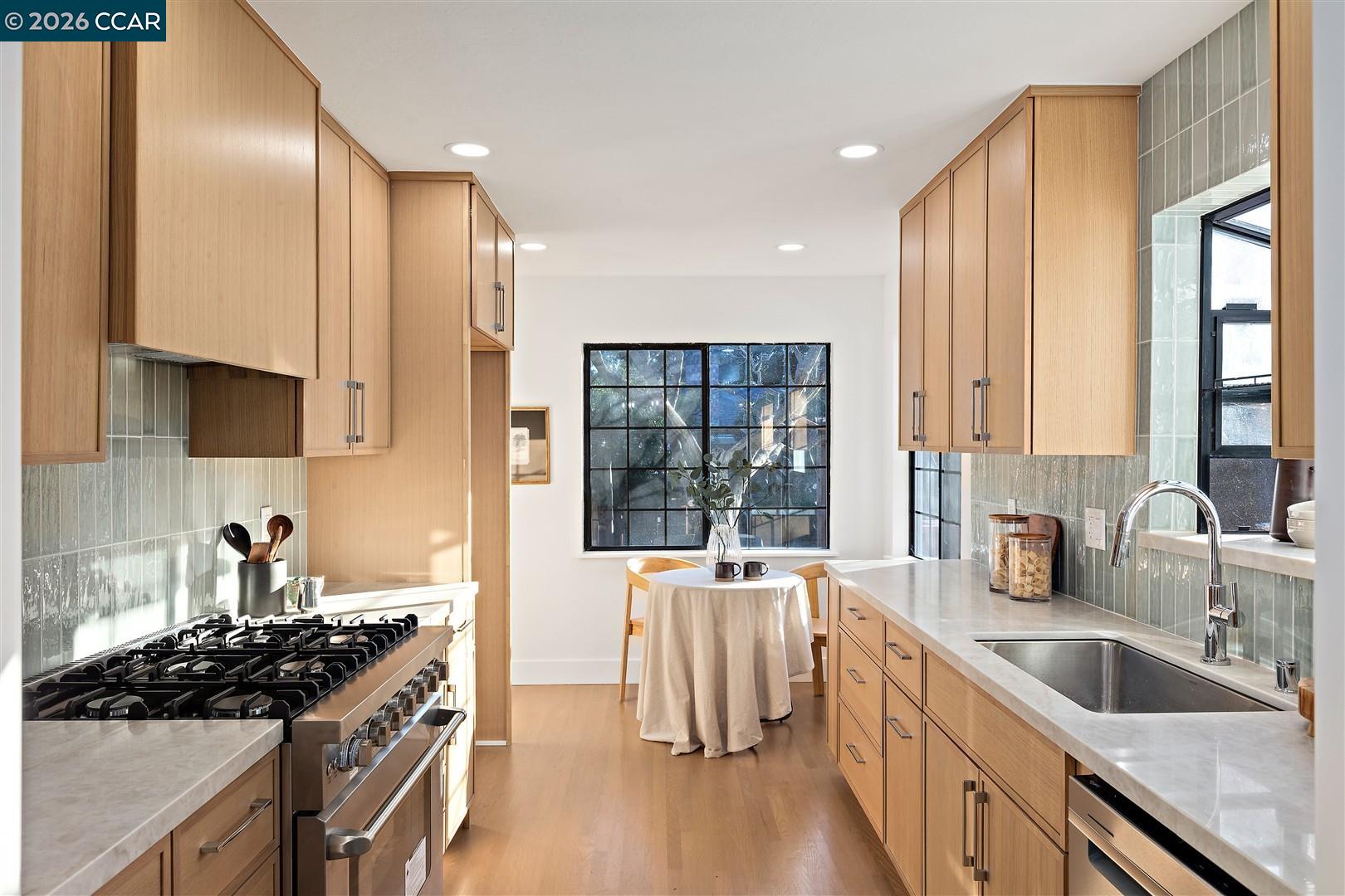 Detail Gallery Image 11 of 53 For 437 Coleman Ct, Pleasant Hill,  CA 94523 - 3 Beds | 2 Baths