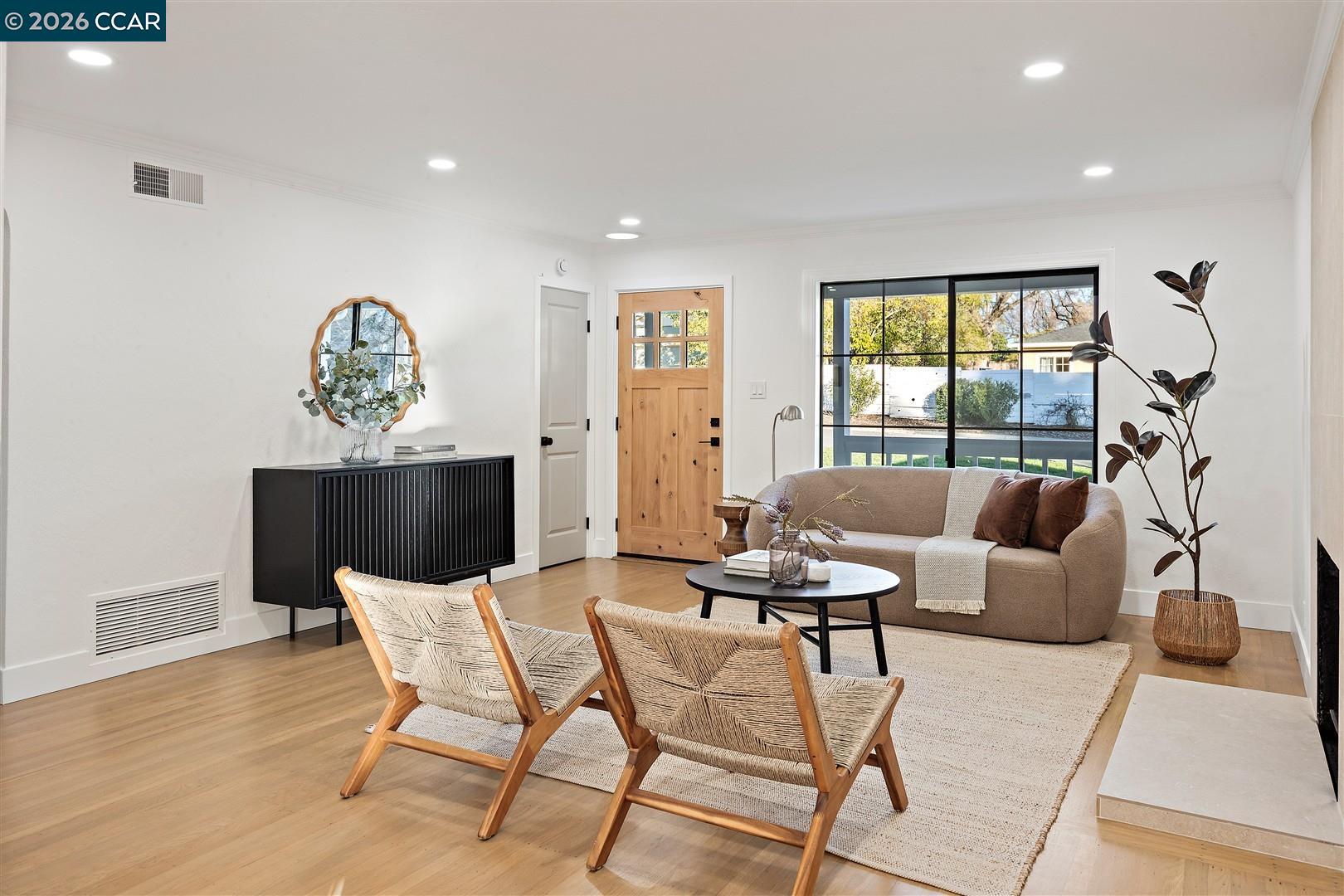 Detail Gallery Image 6 of 53 For 437 Coleman Ct, Pleasant Hill,  CA 94523 - 3 Beds | 2 Baths