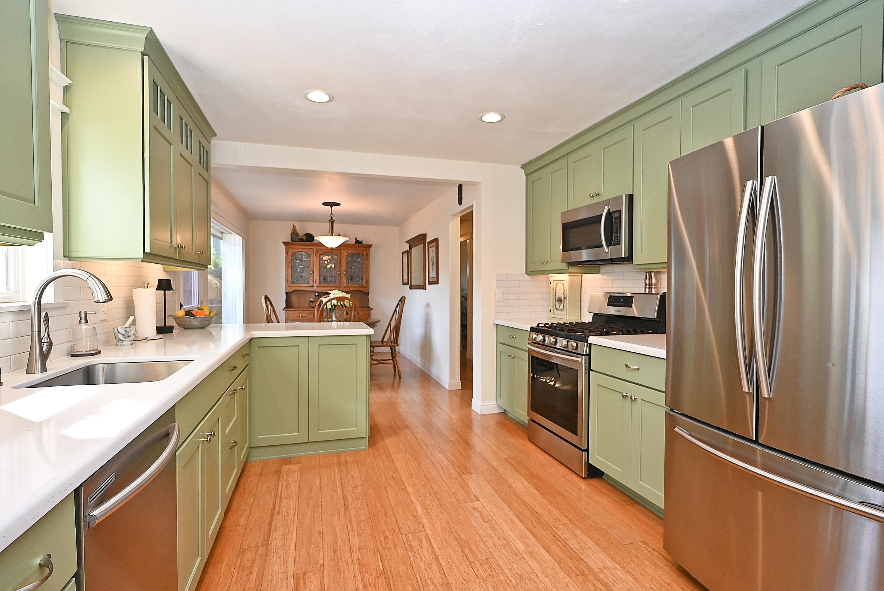 Detail Gallery Image 11 of 36 For 1215 S Livermore Avenue, Livermore,  CA 94550 - 3 Beds | 2 Baths