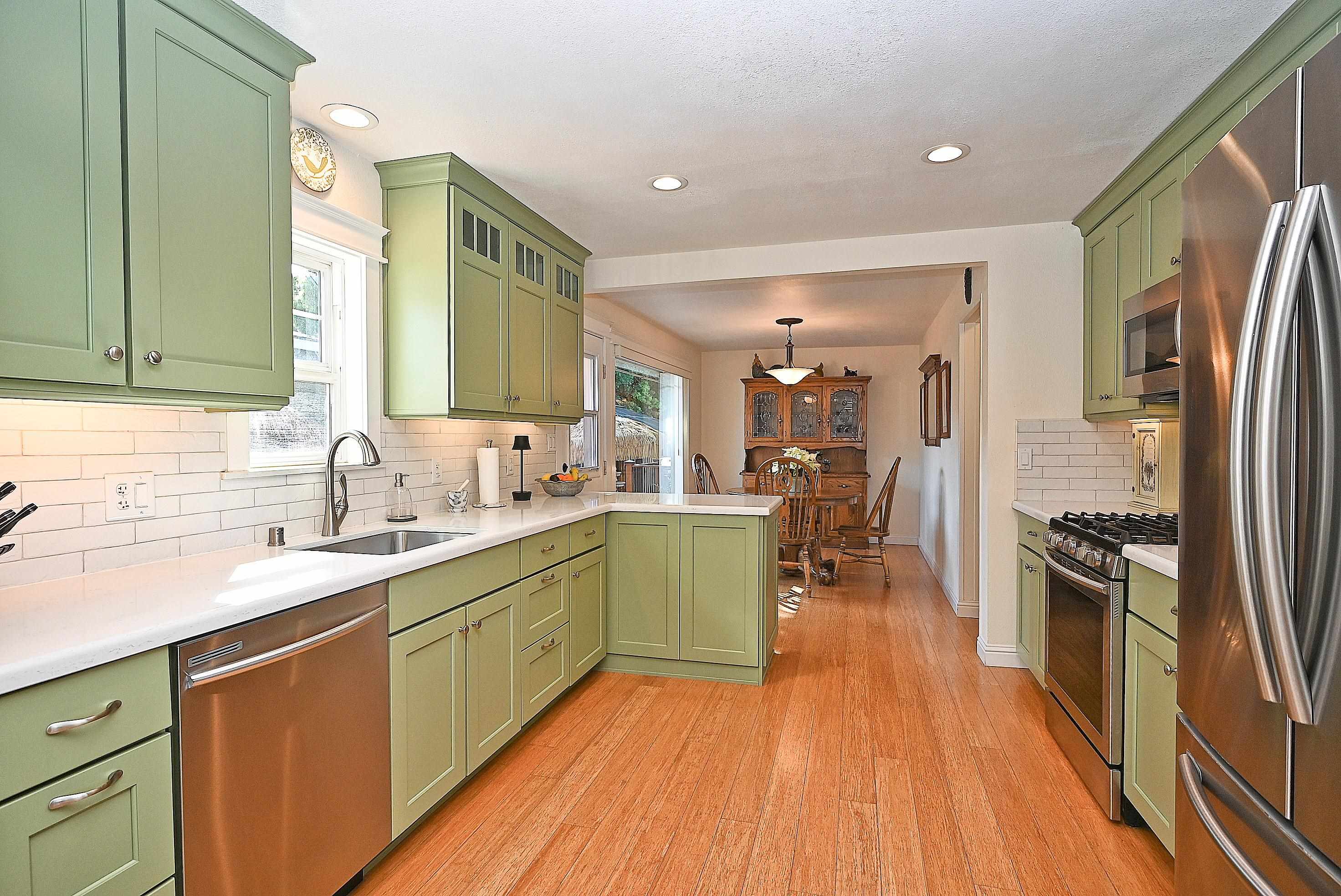 Detail Gallery Image 12 of 36 For 1215 S Livermore Avenue, Livermore,  CA 94550 - 3 Beds | 2 Baths