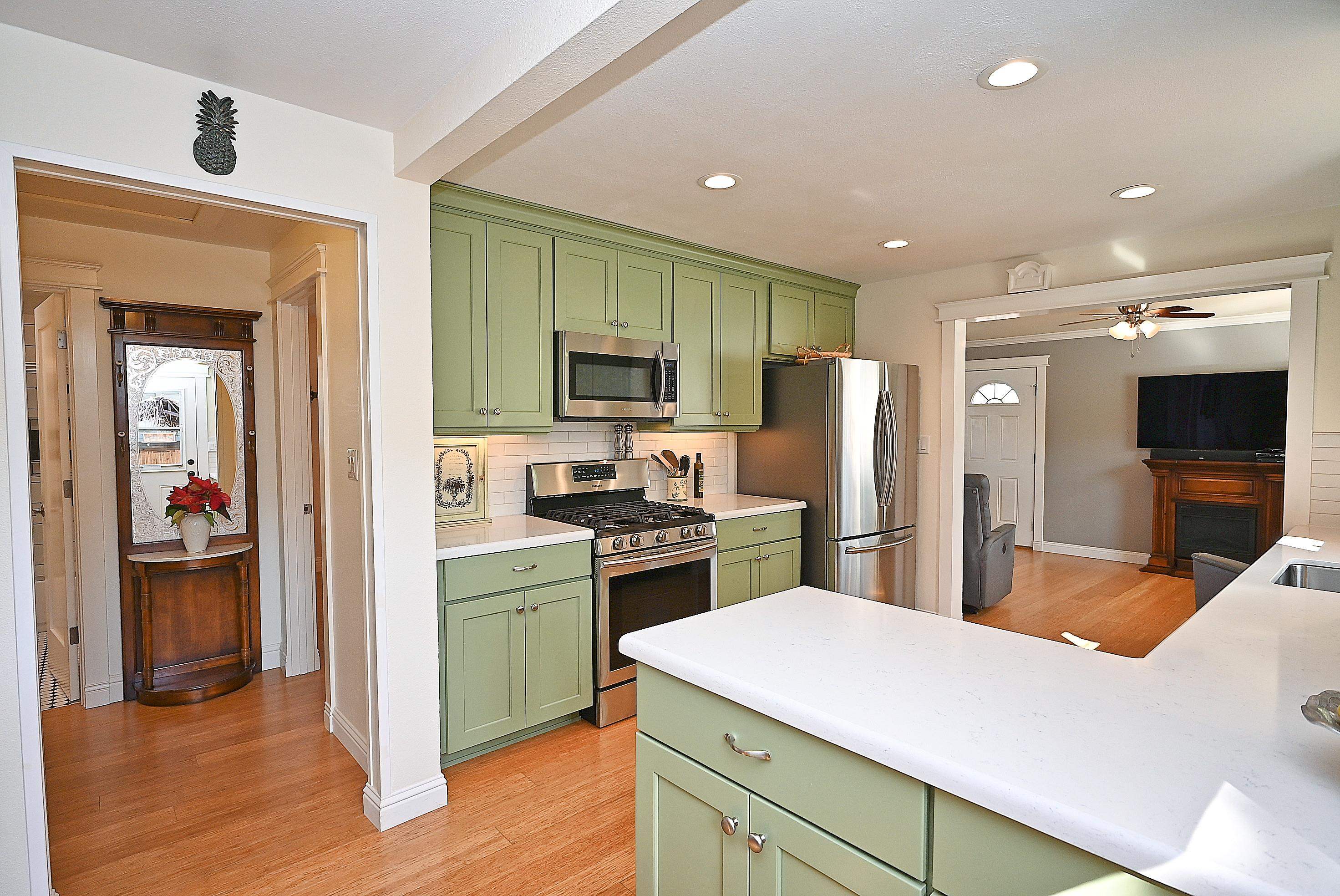 Detail Gallery Image 13 of 36 For 1215 S Livermore Avenue, Livermore,  CA 94550 - 3 Beds | 2 Baths