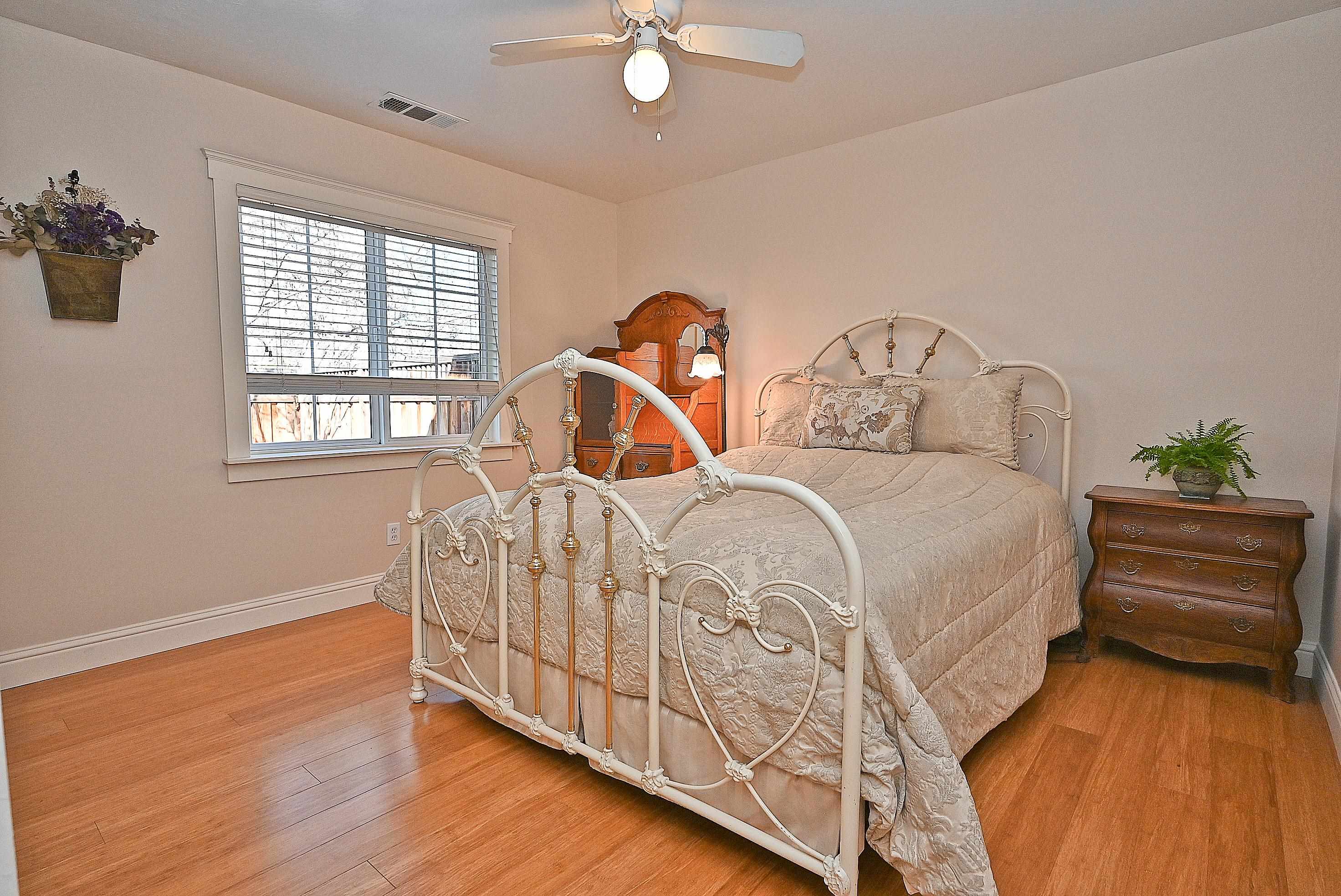 Detail Gallery Image 17 of 36 For 1215 S Livermore Avenue, Livermore,  CA 94550 - 3 Beds | 2 Baths