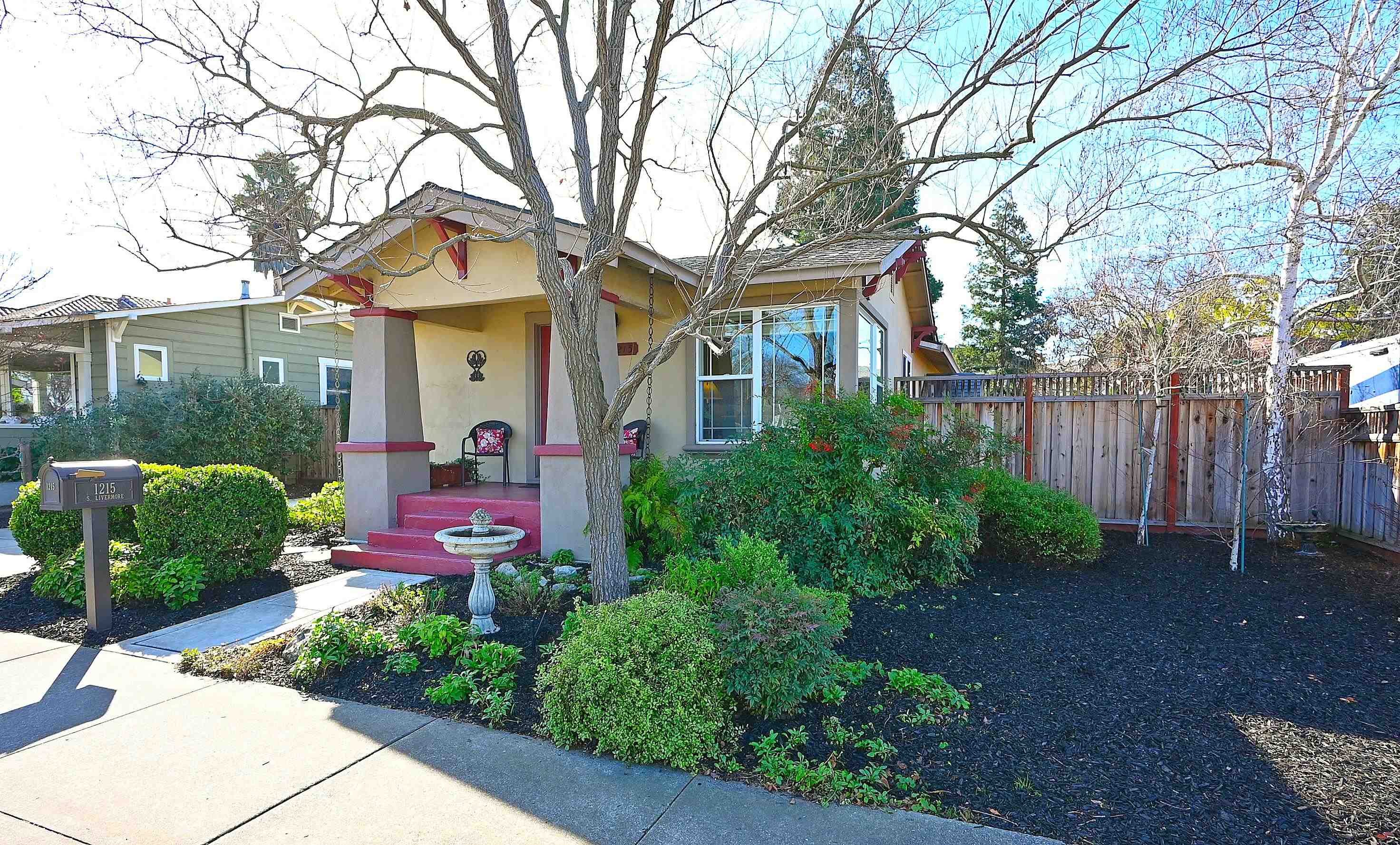 Detail Gallery Image 3 of 36 For 1215 S Livermore Avenue, Livermore,  CA 94550 - 3 Beds | 2 Baths