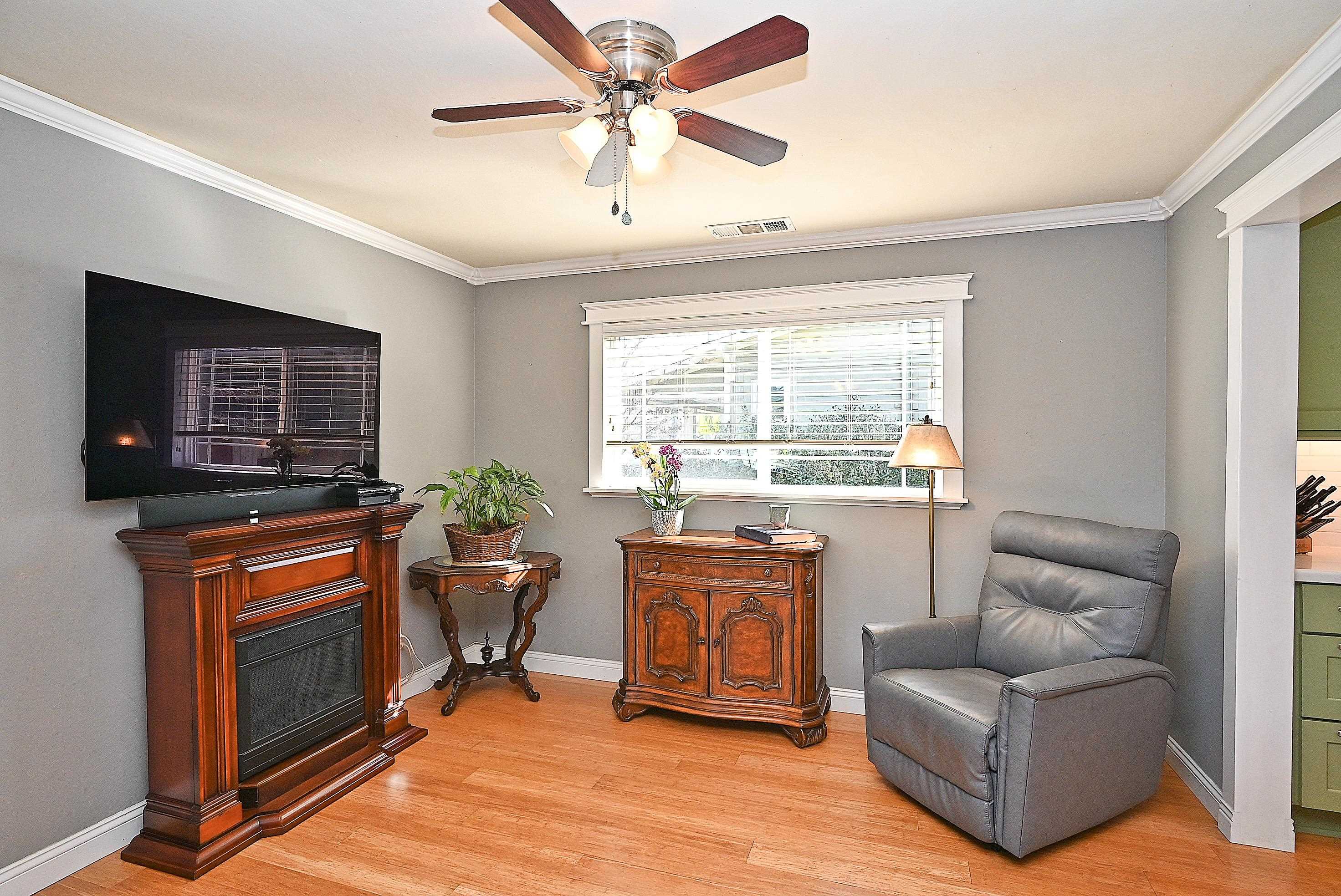 Detail Gallery Image 8 of 36 For 1215 S Livermore Avenue, Livermore,  CA 94550 - 3 Beds | 2 Baths