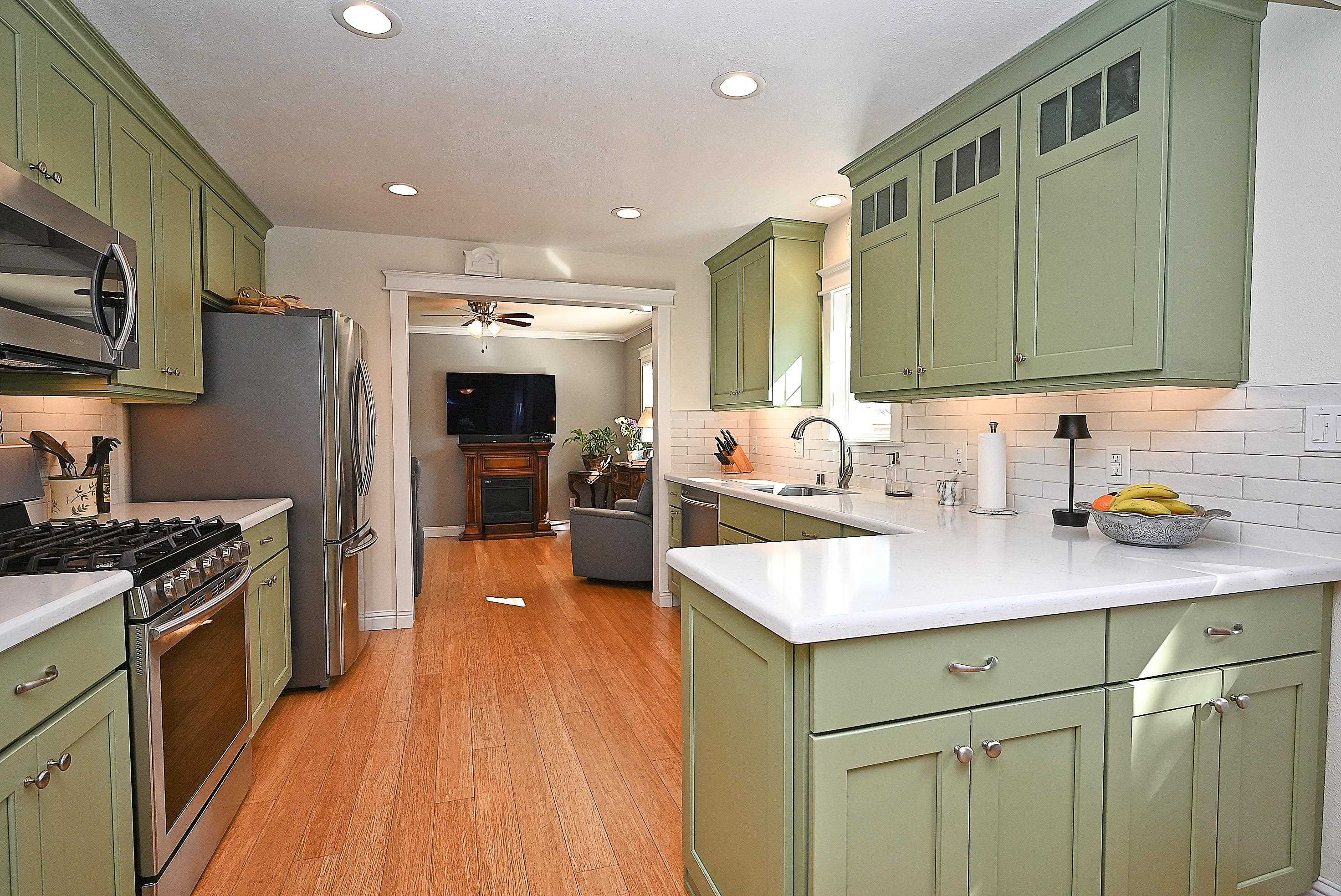 Detail Gallery Image 9 of 36 For 1215 S Livermore Avenue, Livermore,  CA 94550 - 3 Beds | 2 Baths