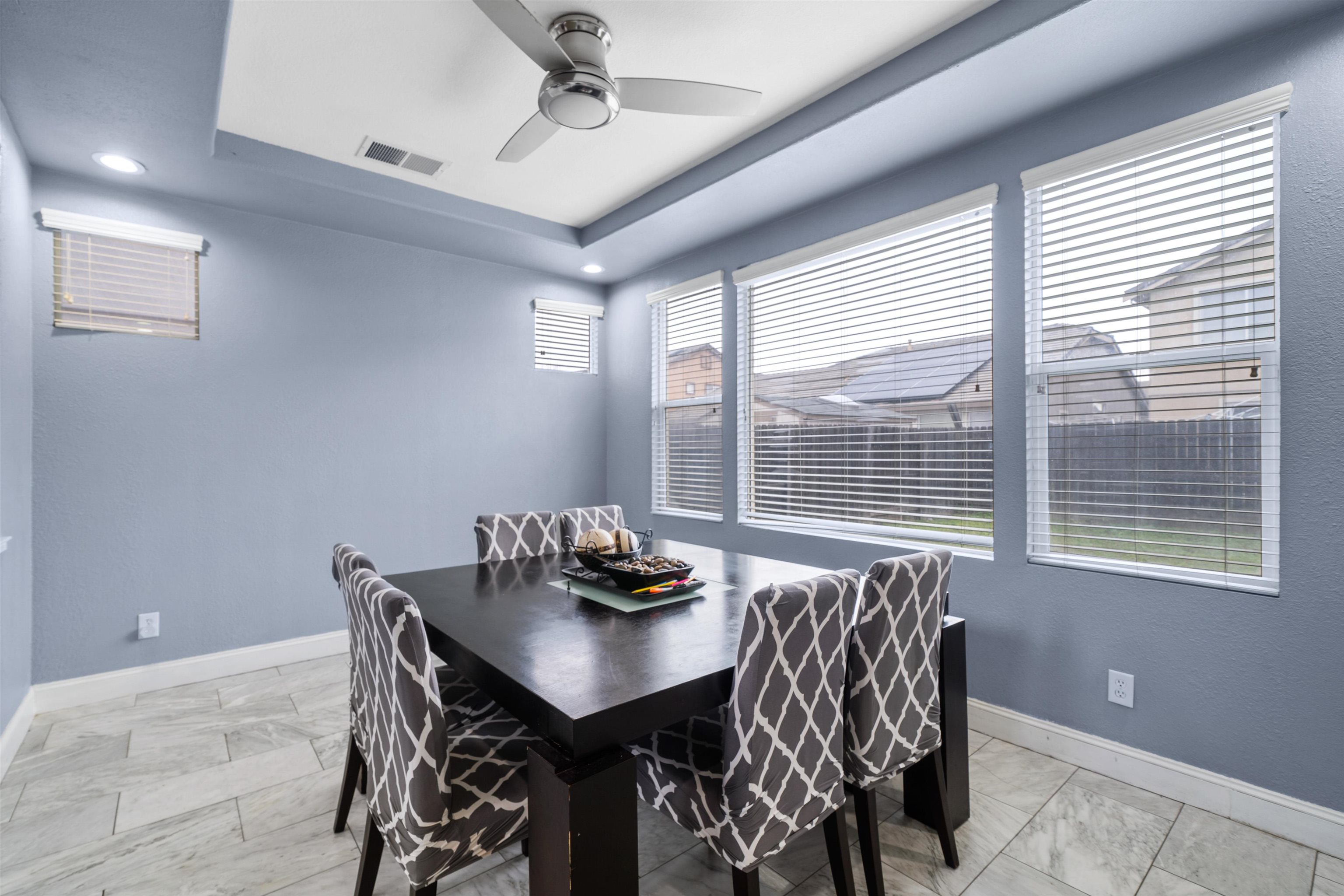 Detail Gallery Image 4 of 25 For 3768 Massimo Cir, Stockton,  CA 95212 - 5 Beds | 4 Baths