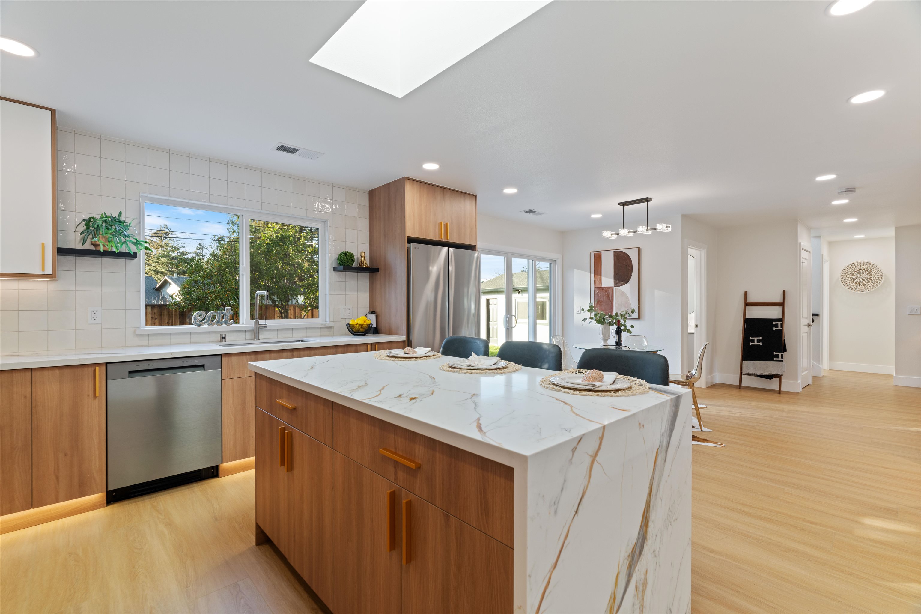 Detail Gallery Image 13 of 46 For 46805 Bradley St, Fremont,  CA 94539 - 5 Beds | 3/1 Baths