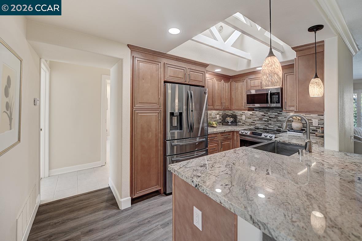 Photo #2: 41122243 Listing: Photo #2