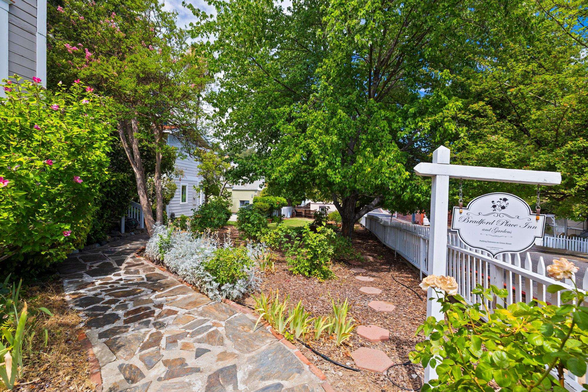 Detail Gallery Image 12 of 58 For 56 Bradford St, Sonora,  CA 95370 - 5 Beds | 5 Baths