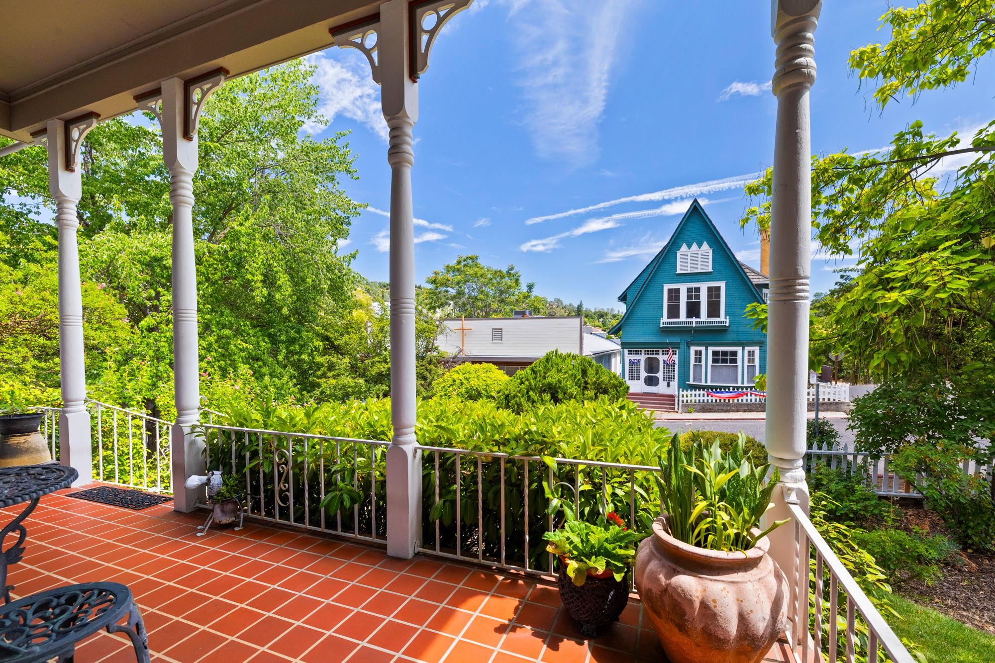 Detail Gallery Image 14 of 58 For 56 Bradford St, Sonora,  CA 95370 - 5 Beds | 5 Baths