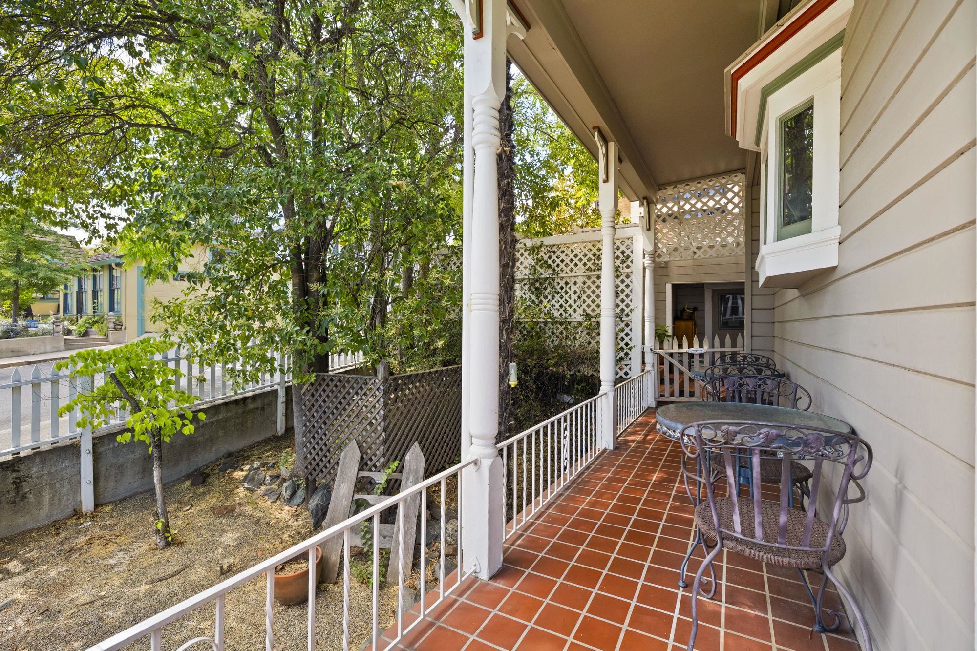 Detail Gallery Image 16 of 58 For 56 Bradford St, Sonora,  CA 95370 - 5 Beds | 5 Baths