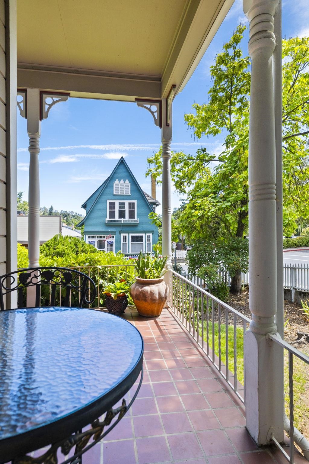 Detail Gallery Image 8 of 58 For 56 Bradford St, Sonora,  CA 95370 - 5 Beds | 5 Baths