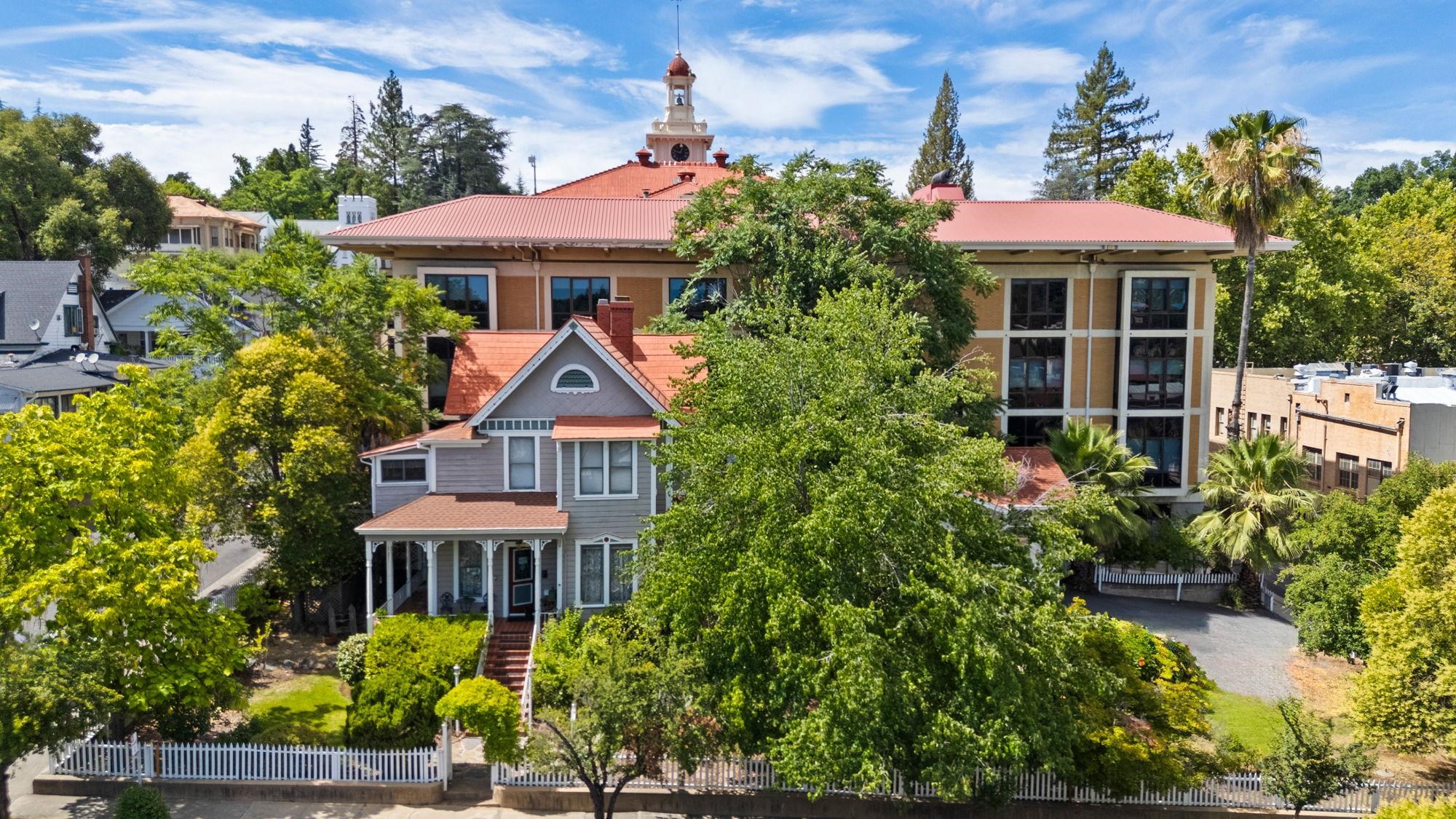 Detail Gallery Image 10 of 58 For 56 Bradford St, Sonora,  CA 95370 - 5 Beds | 5 Baths