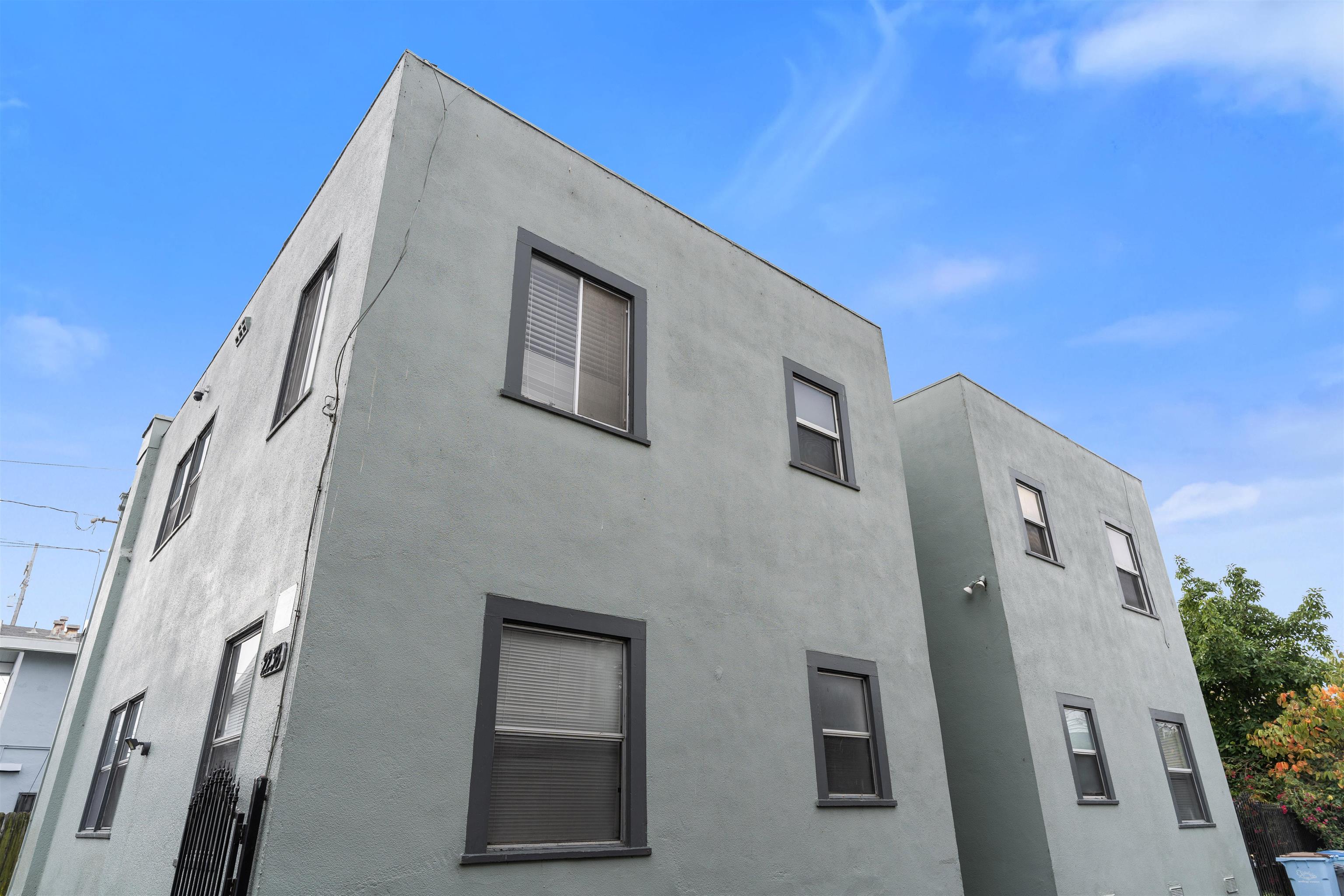 Detail Gallery Image 2 of 44 For 2238 7th, Berkeley,  CA 94710 - – Beds | – Baths