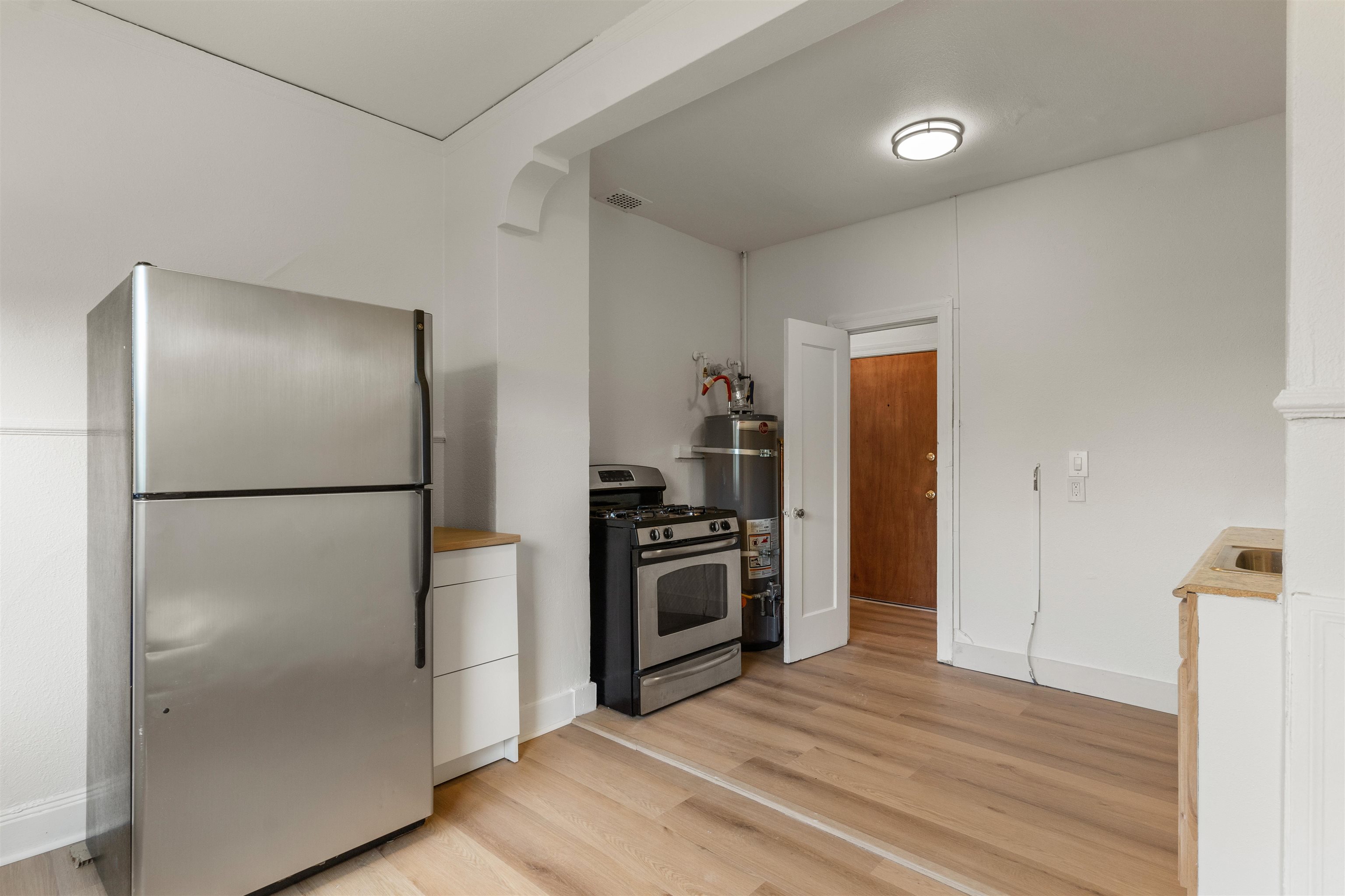 Detail Gallery Image 18 of 44 For 2238 7th, Berkeley,  CA 94710 - – Beds | – Baths