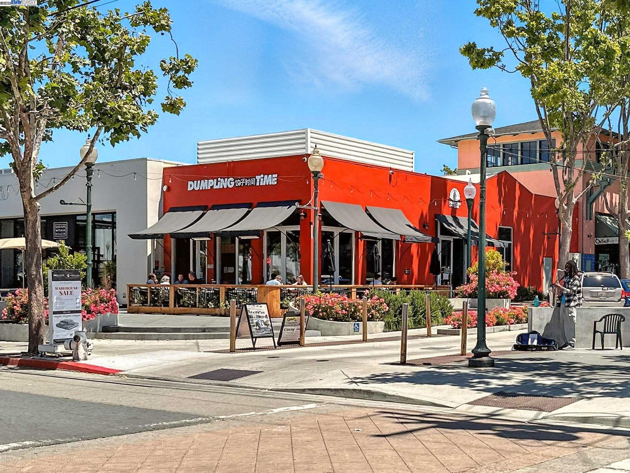 Detail Gallery Image 33 of 44 For 2238 7th, Berkeley,  CA 94710 - – Beds | – Baths