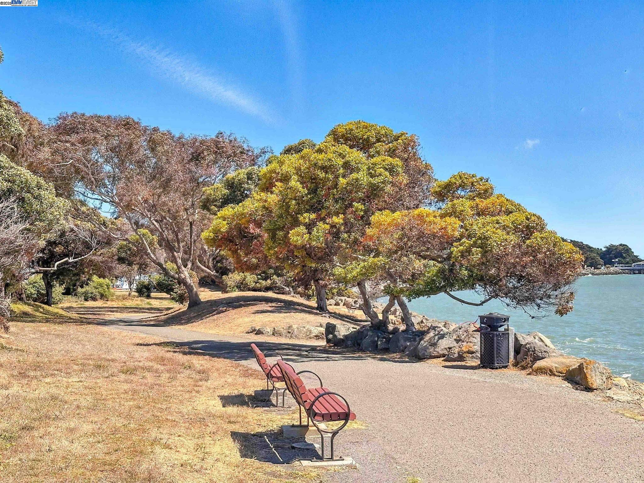 Detail Gallery Image 33 of 47 For 2238 7th, Berkeley,  CA 94710 - – Beds | – Baths